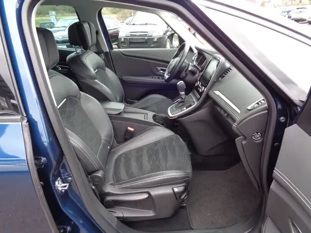 Renault Scenic view 12