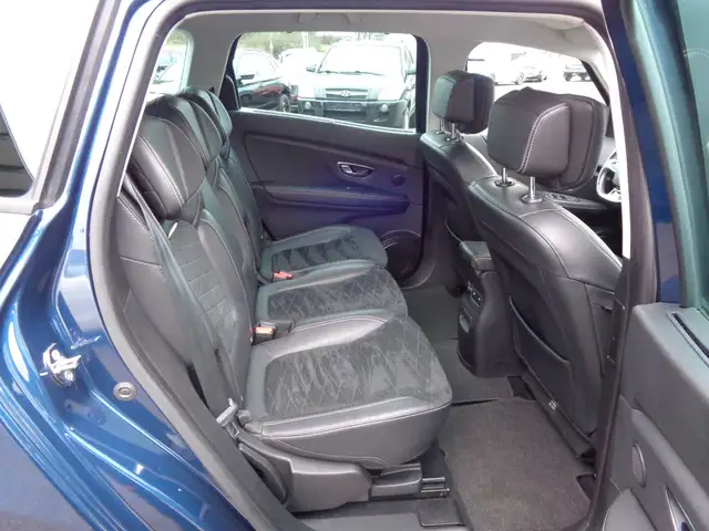 Renault Scenic view 11