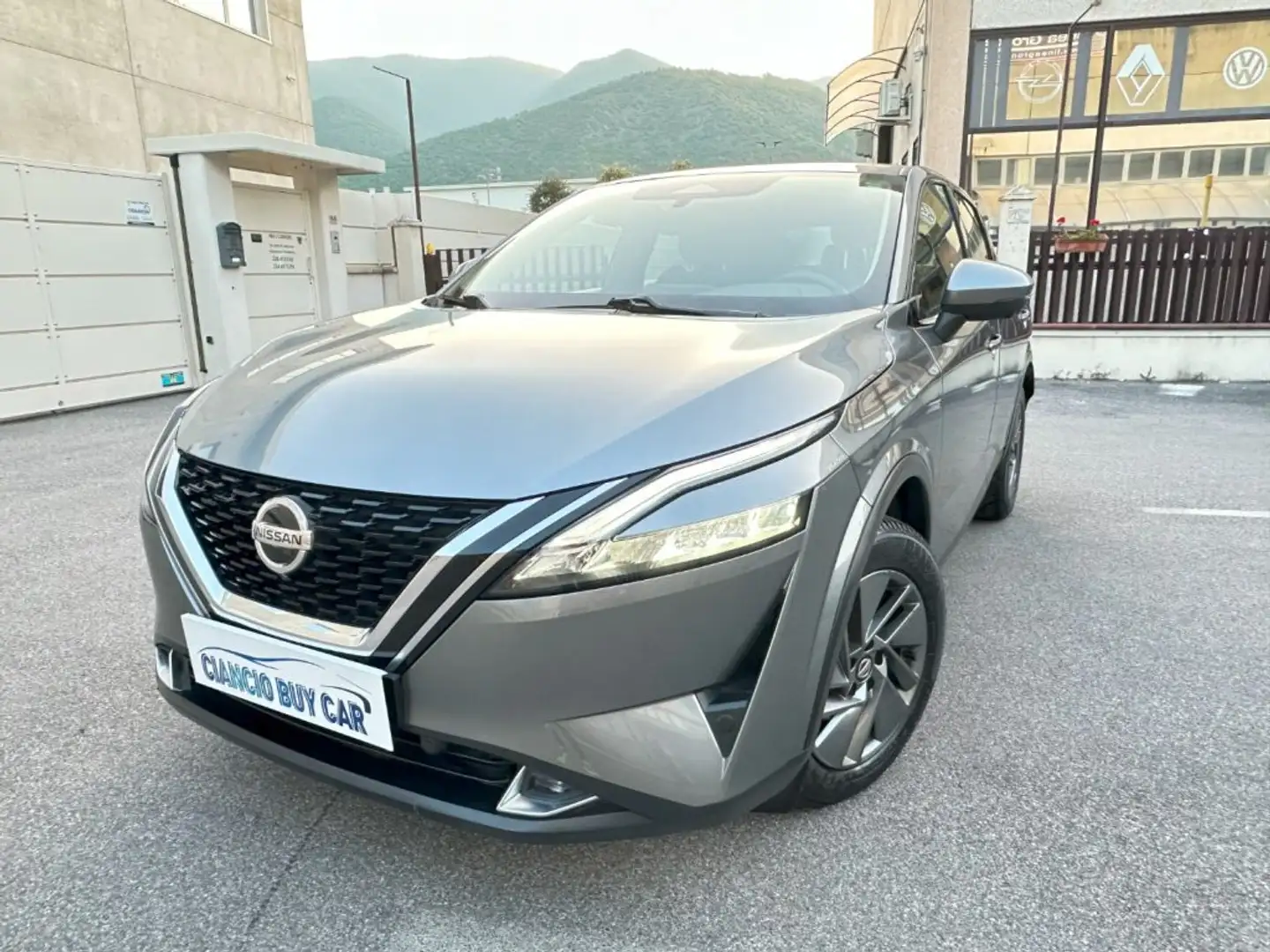 Nissan Qashqai MHEV 140 CV Business Grigio - 1