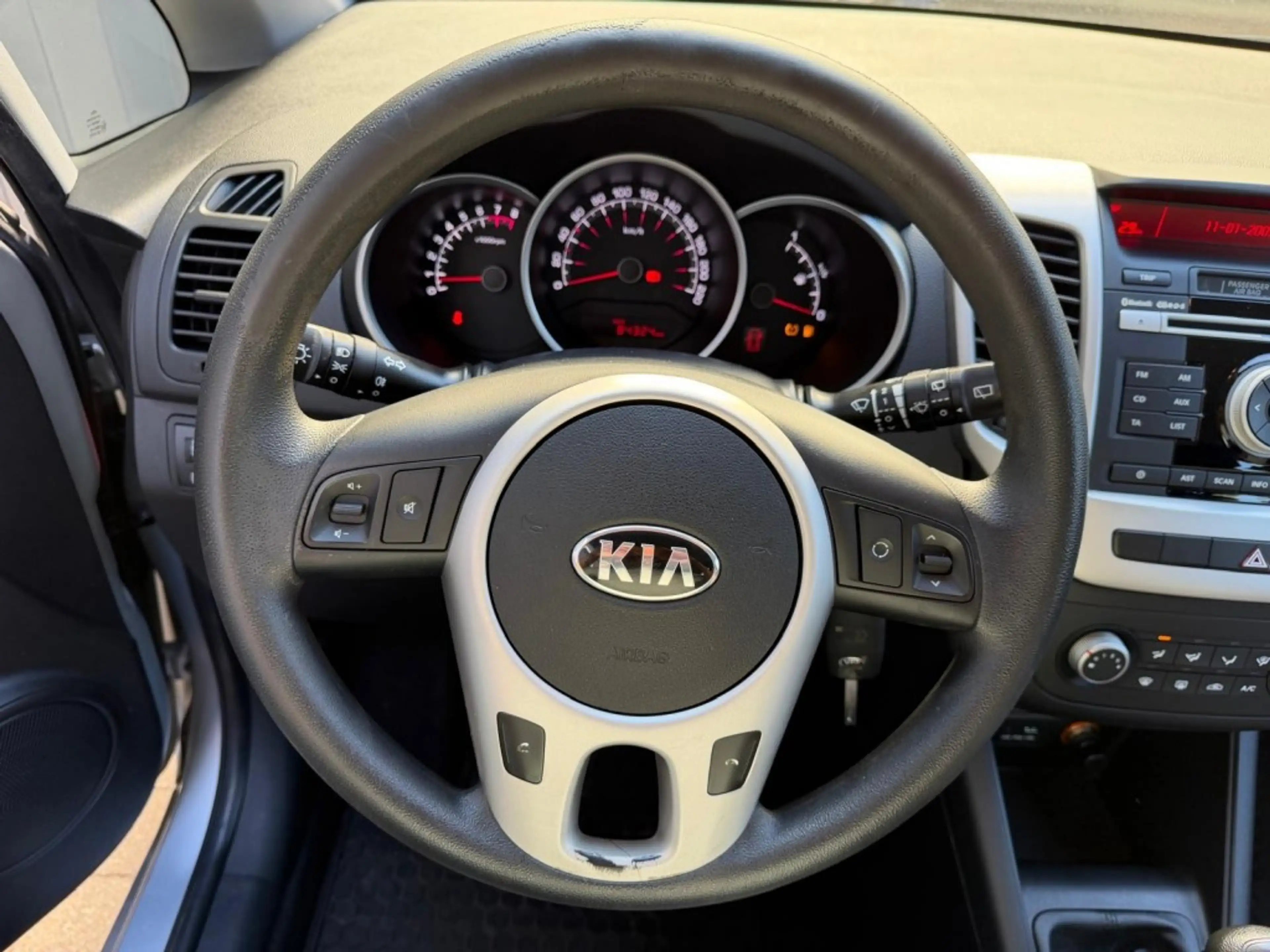 Kia Venga 1.4 CVVT EDITION — photo 12