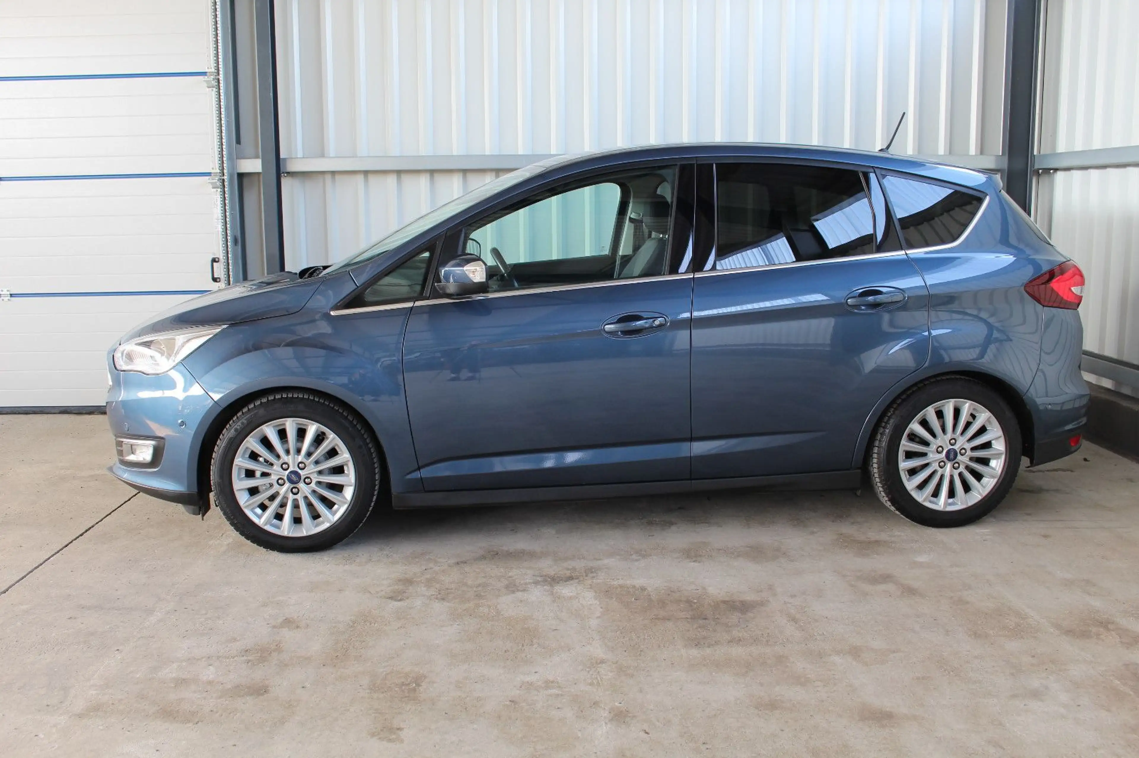 Ford C-Max C-MAX Titanium — photo 18