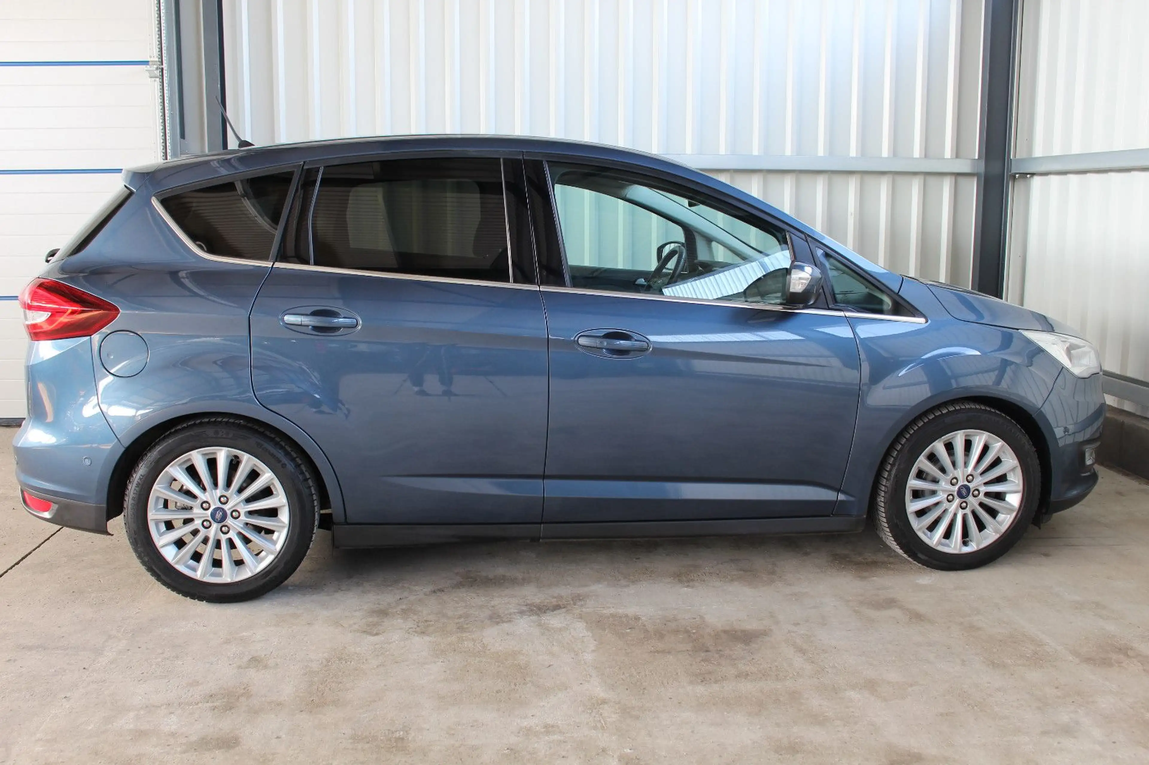 Ford C-Max C-MAX Titanium — photo 21
