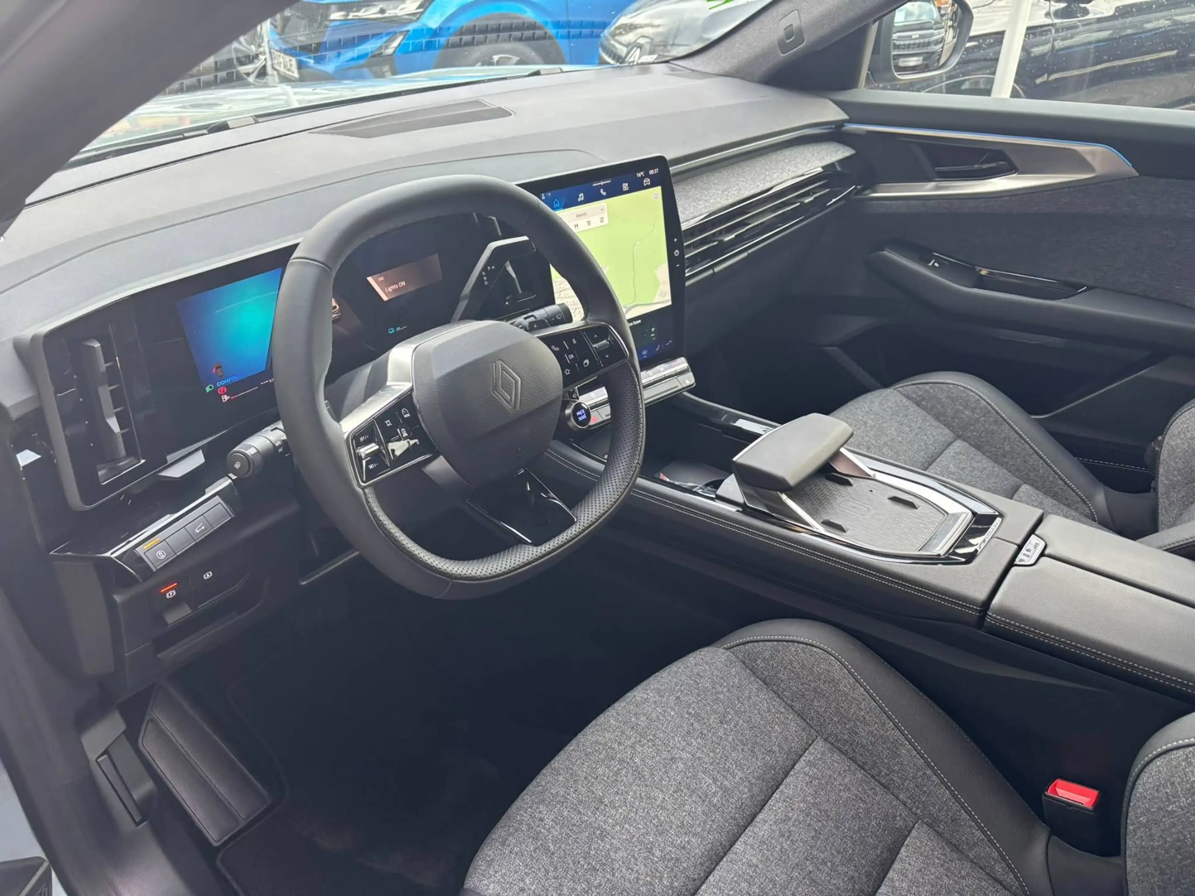 Renault Espace VI Techno E-Tech Hybrid 7 Sitzer — photo 11