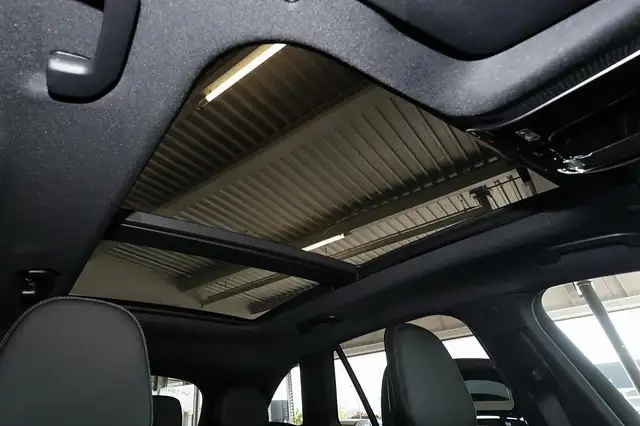 Mercedes-Benz GLC view 7