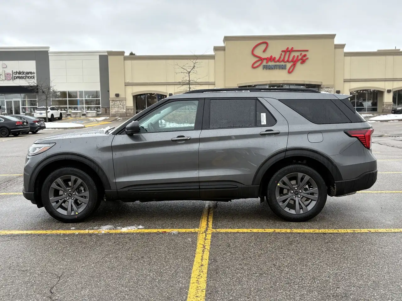 Ford Explorer снимка Ford Explorer