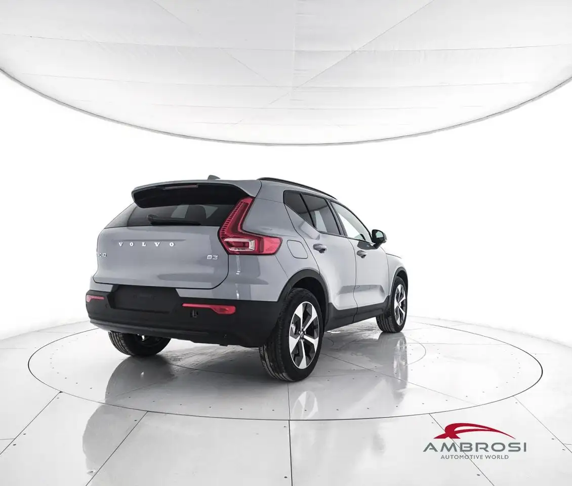 Volvo XC40 2026