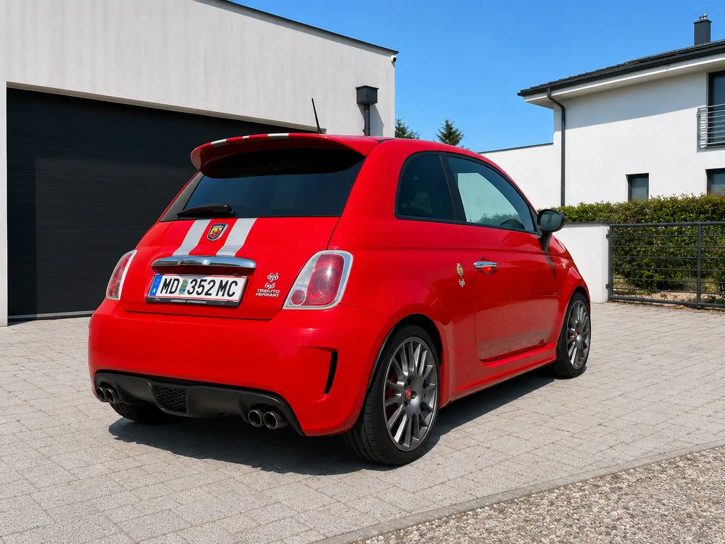 Abarth 695 500 Tributo Ferrari Rosso Corsa - 2
