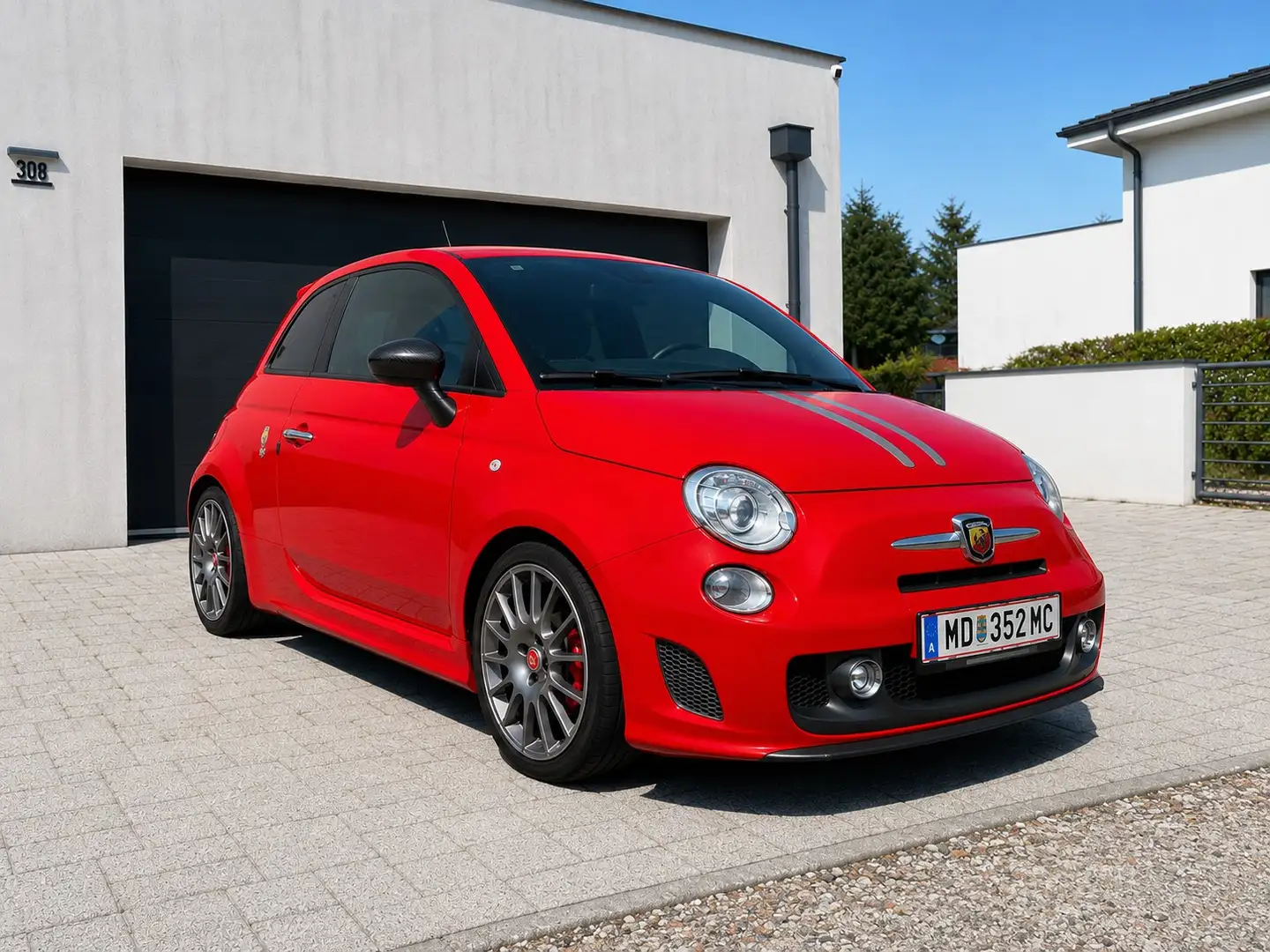 Abarth 695 500 Tributo Ferrari Rosso Corsa - 1
