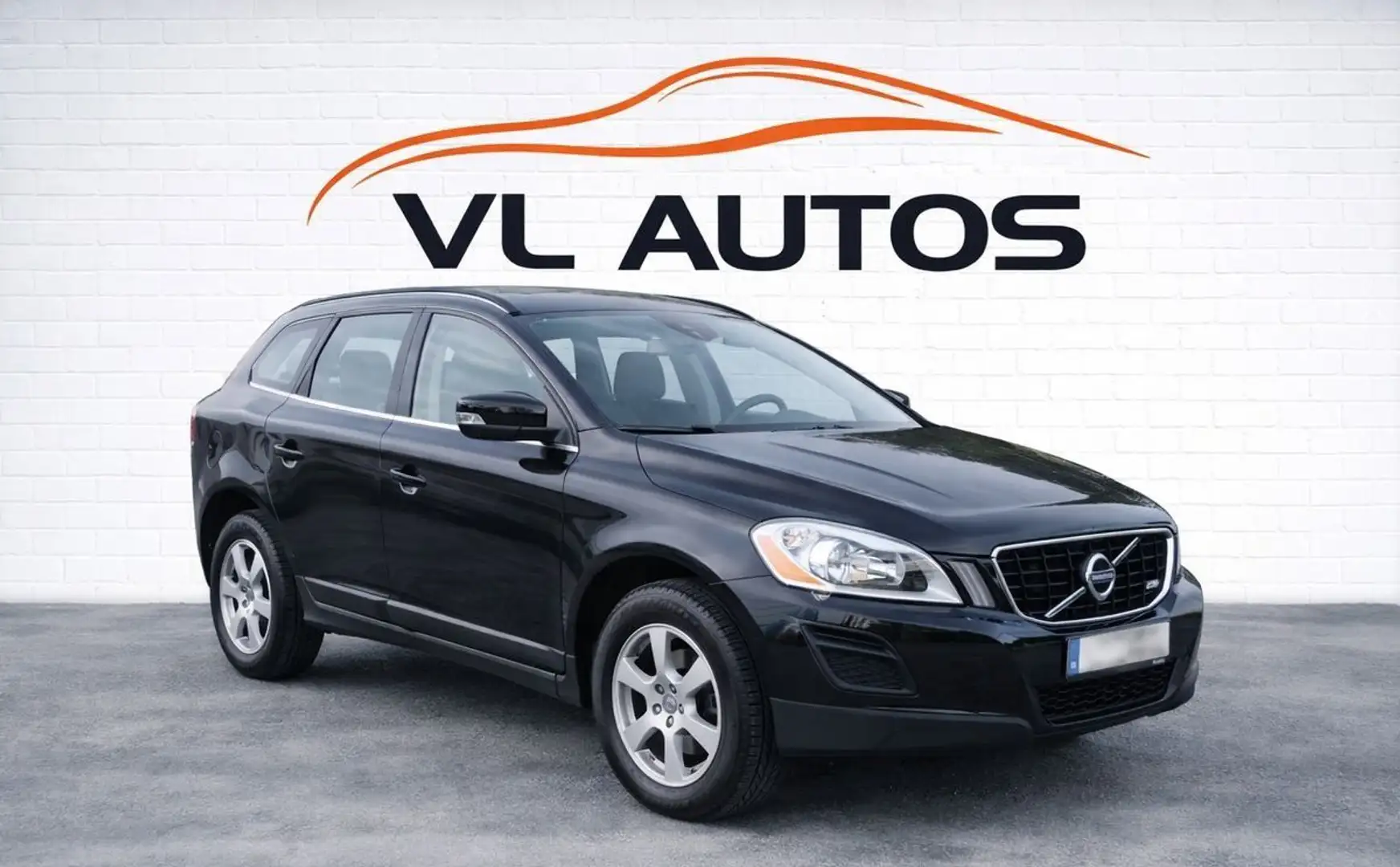 Volvo XC60 2.0 136 cv Année 2012 Noir - 1