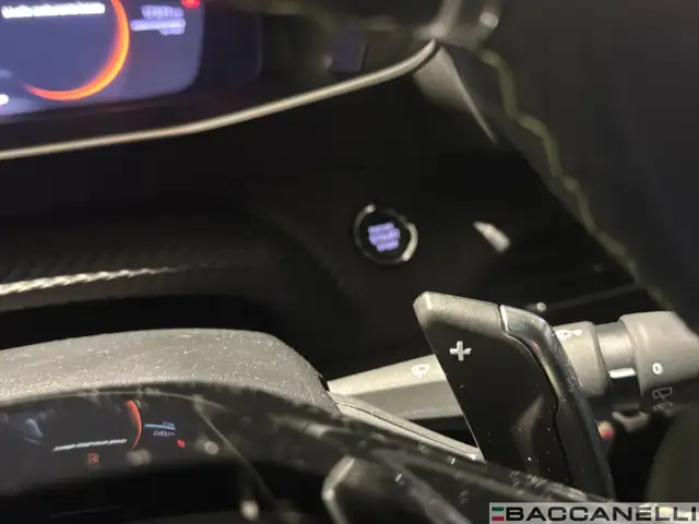 Peugeot 208 view 17