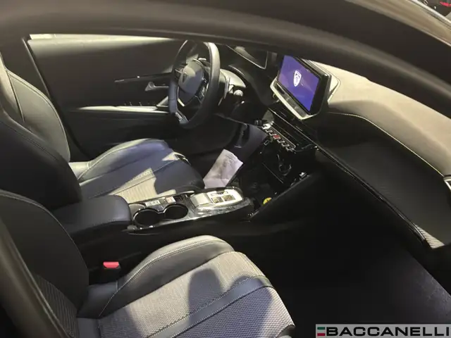 Peugeot 208 view 13