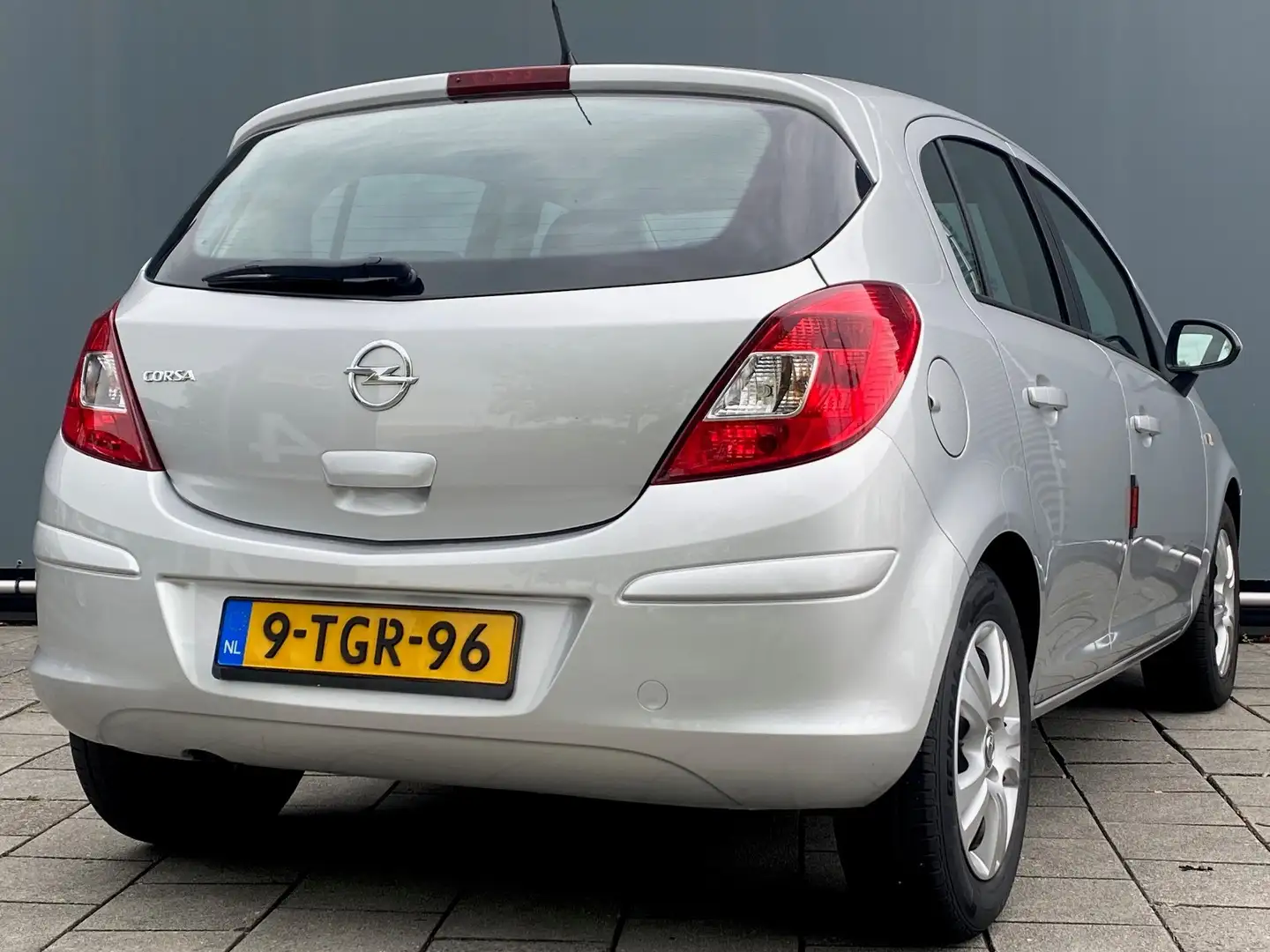 Opel Corsa BWJ 2014 | 1.4-16V 101PK Berlin | AIRCO | CRUISE | Gris - 2