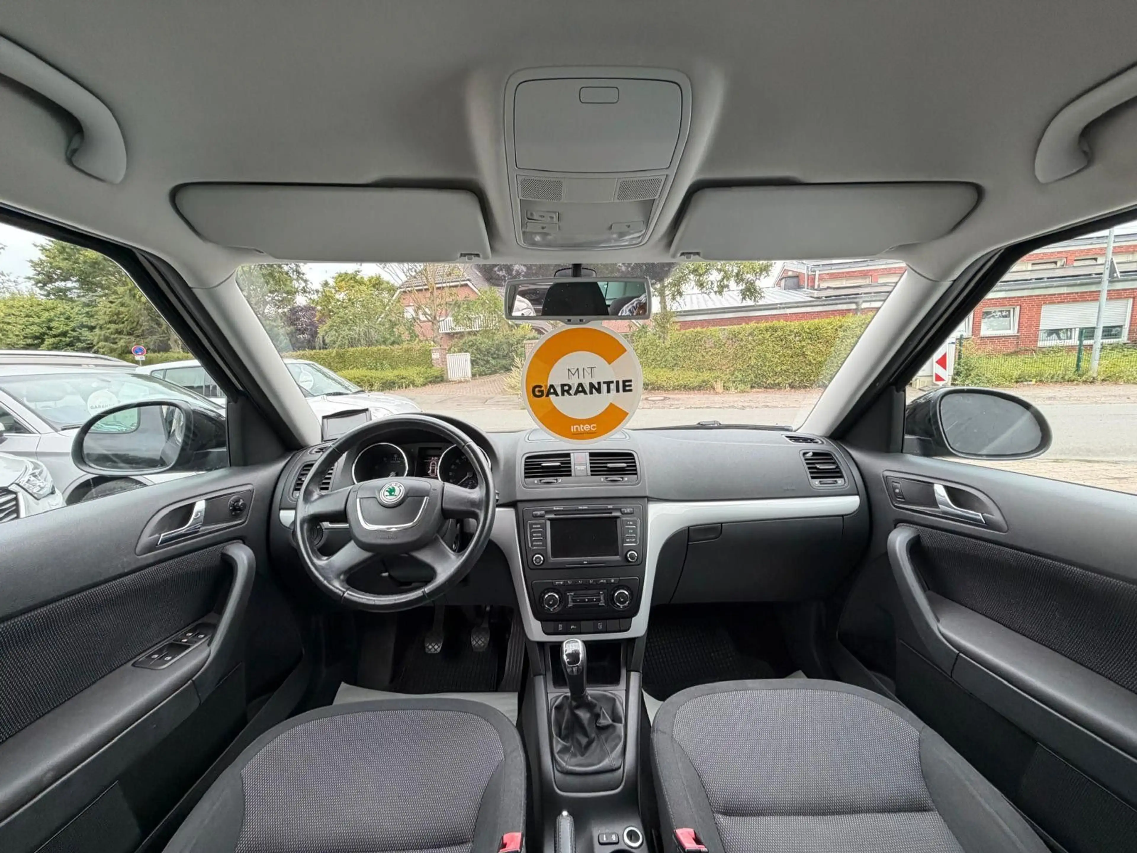 Skoda Yeti 1.2, TÜV NEU, Klima, PDC, Xenon, SZH, 1Hand — photo 13