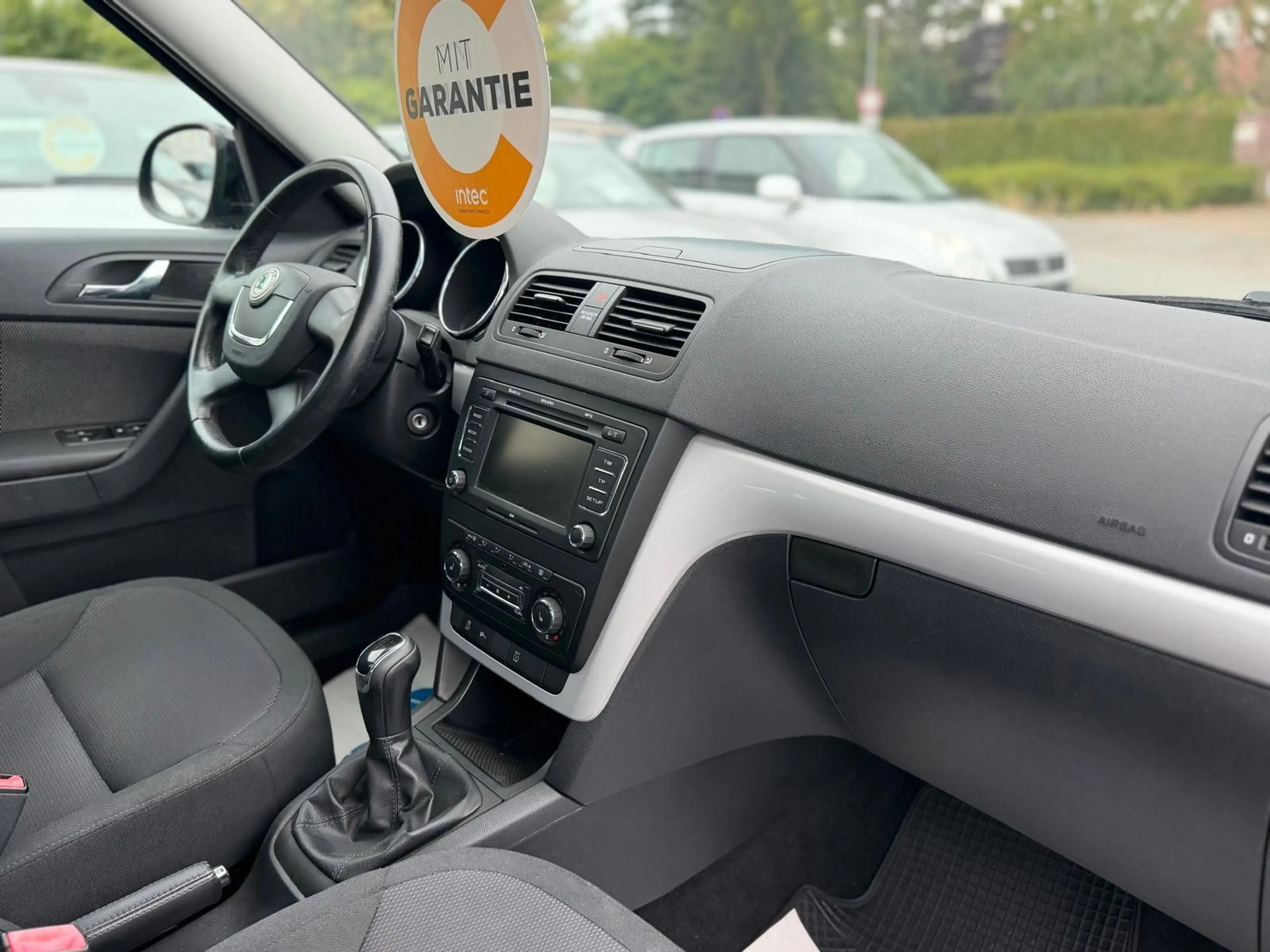 Skoda Yeti 1.2, TÜV NEU, Klima, PDC, Xenon, SZH, 1Hand — photo 14