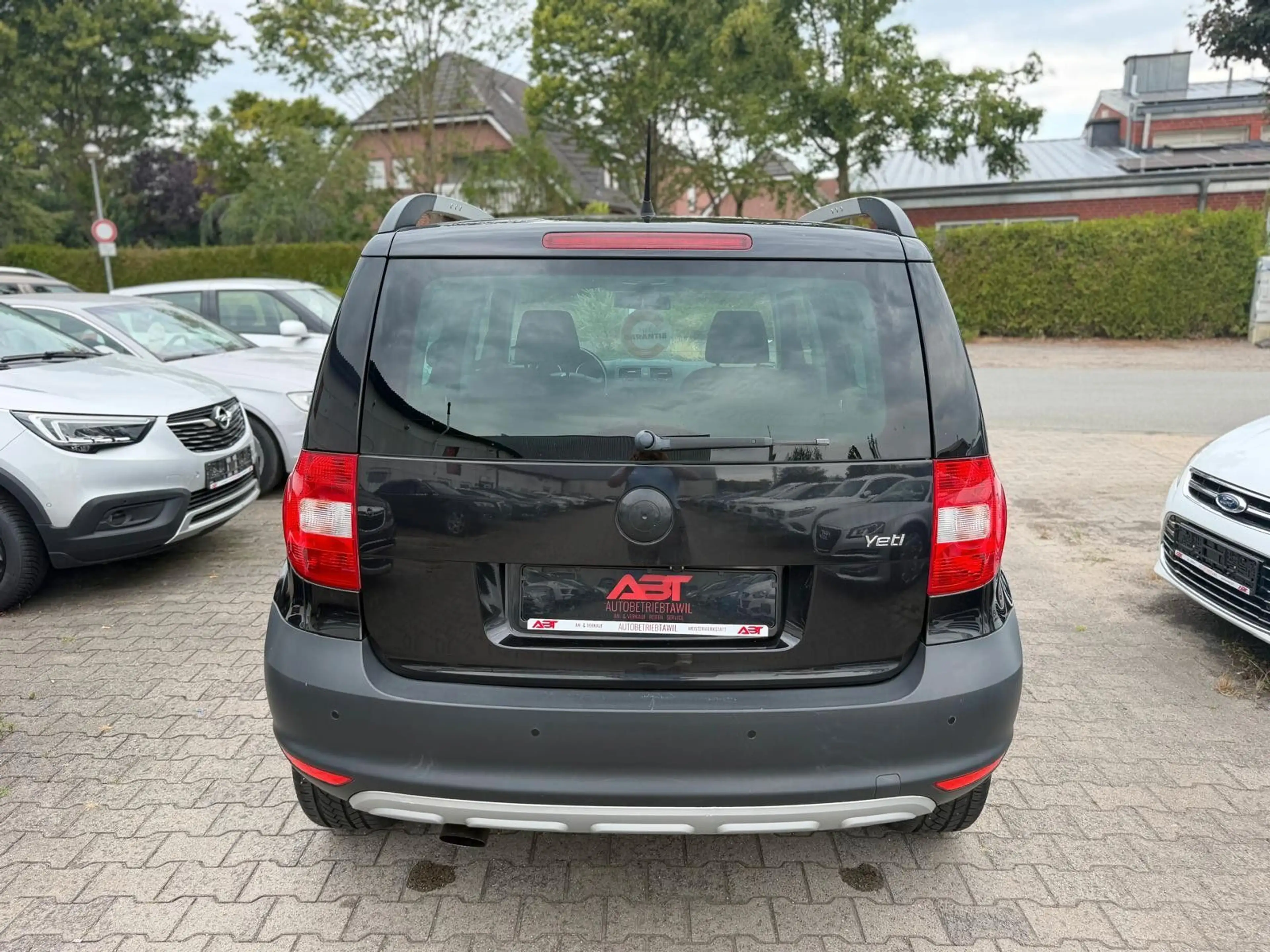 Skoda Yeti 1.2, TÜV NEU, Klima, PDC, Xenon, SZH, 1Hand — photo 4