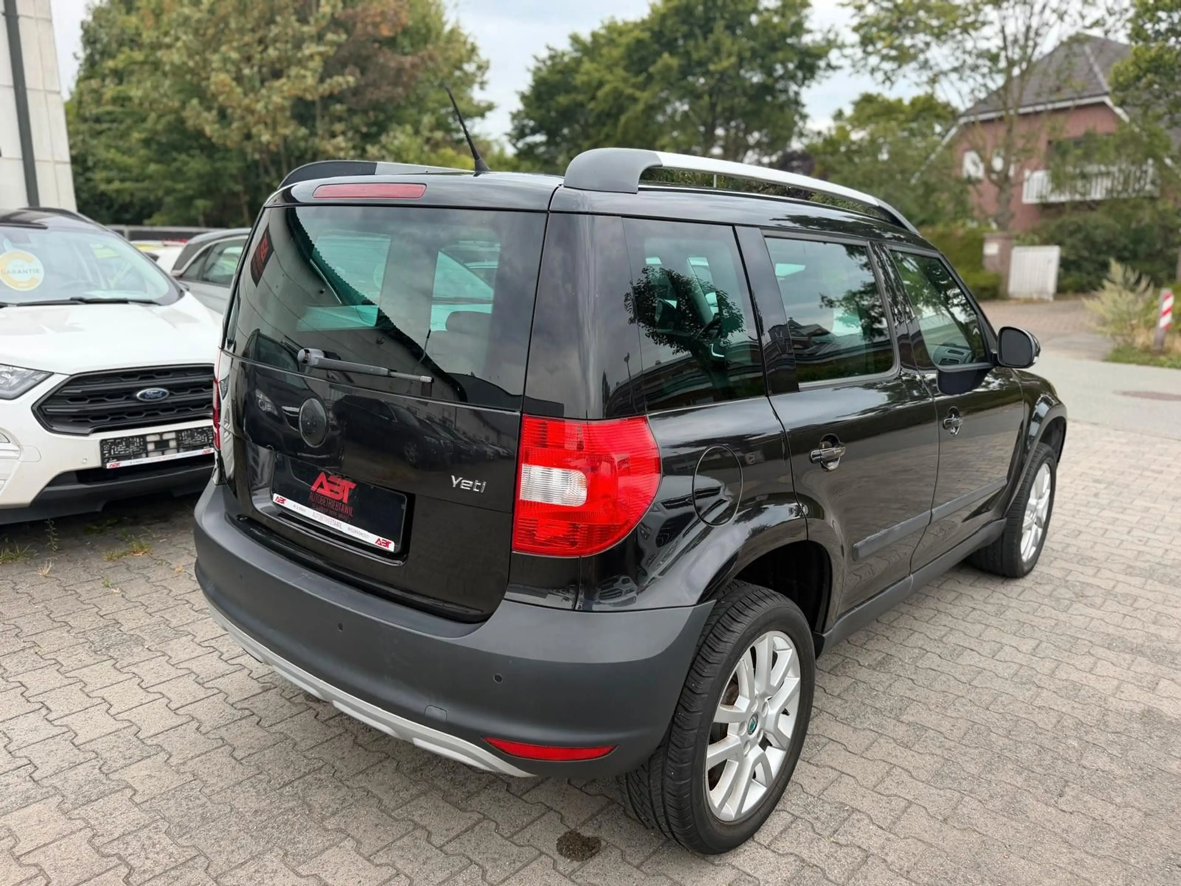 Skoda Yeti 1.2, TÜV NEU, Klima, PDC, Xenon, SZH, 1Hand — photo 3