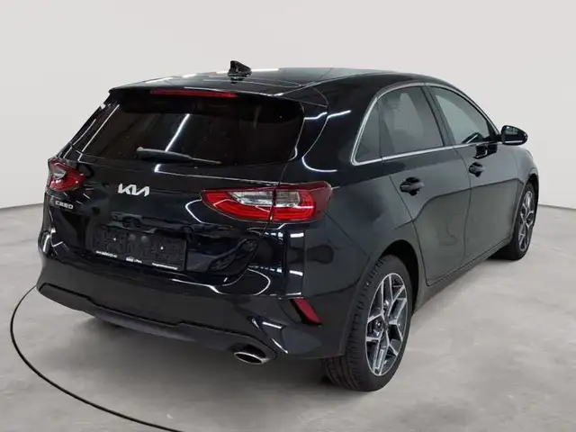 Kia Ceed view 4