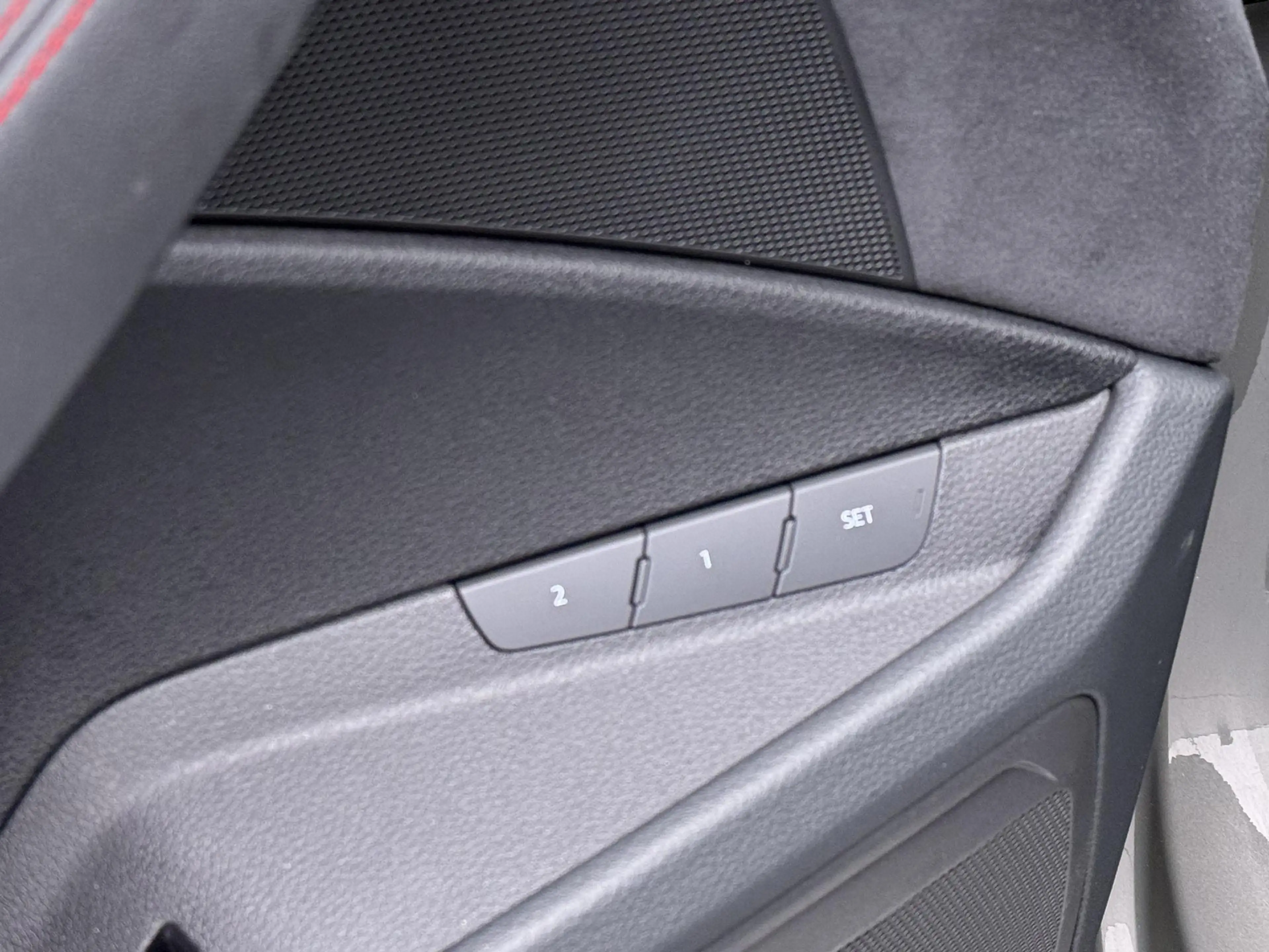 Audi Q8 e-tron 50 quattro S Edition 95 kWh | Pano dak | Trekhaak — photo 12