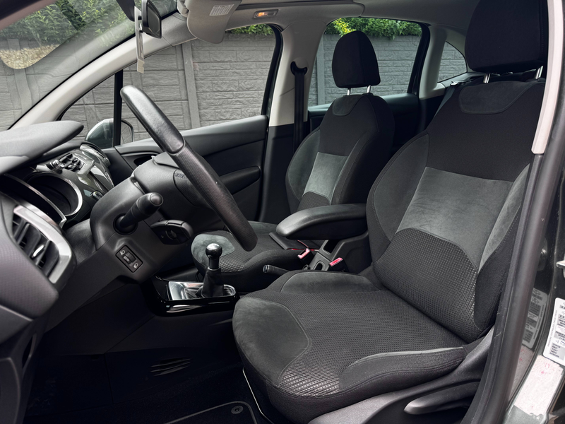 Citroen C3 C3 1.6 HDi Exclusive FAP - CRUISE CONTROL - RADAR DE RECUL - NAVI - AUX - CARNET D'ENTRETIEN — photo 10
