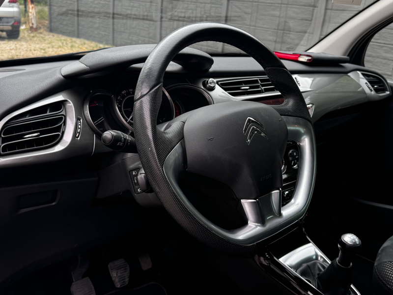 Citroen C3 C3 1.6 HDi Exclusive FAP - CRUISE CONTROL - RADAR DE RECUL - NAVI - AUX - CARNET D'ENTRETIEN — photo 13