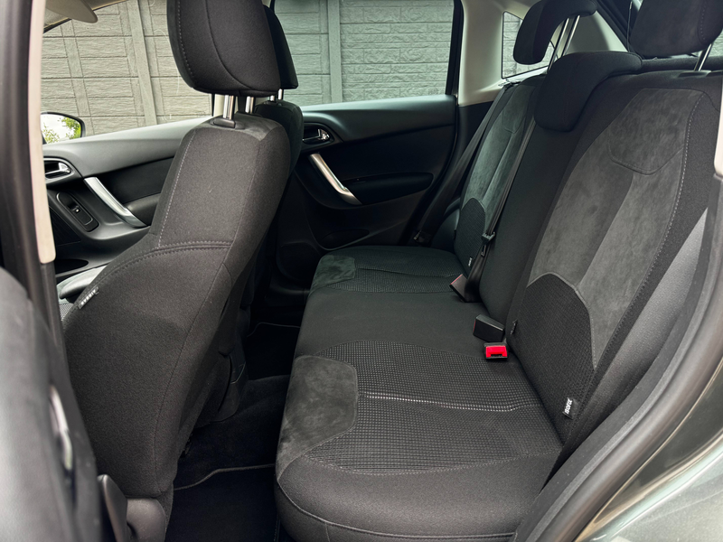 Citroen C3 C3 1.6 HDi Exclusive FAP - CRUISE CONTROL - RADAR DE RECUL - NAVI - AUX - CARNET D'ENTRETIEN — photo 11