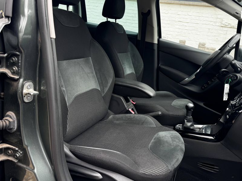 Citroen C3 C3 1.6 HDi Exclusive FAP - CRUISE CONTROL - RADAR DE RECUL - NAVI - AUX - CARNET D'ENTRETIEN — photo 12