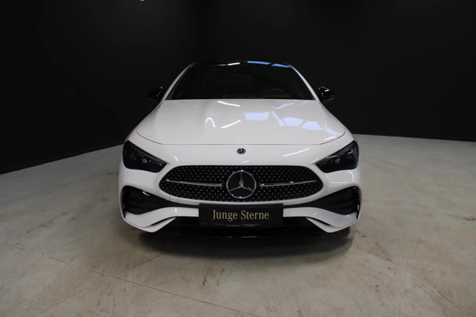 Mercedes-Benz CLE 180 *AMG Night Pano Head Burm Digital Prem+ Weiß - 2