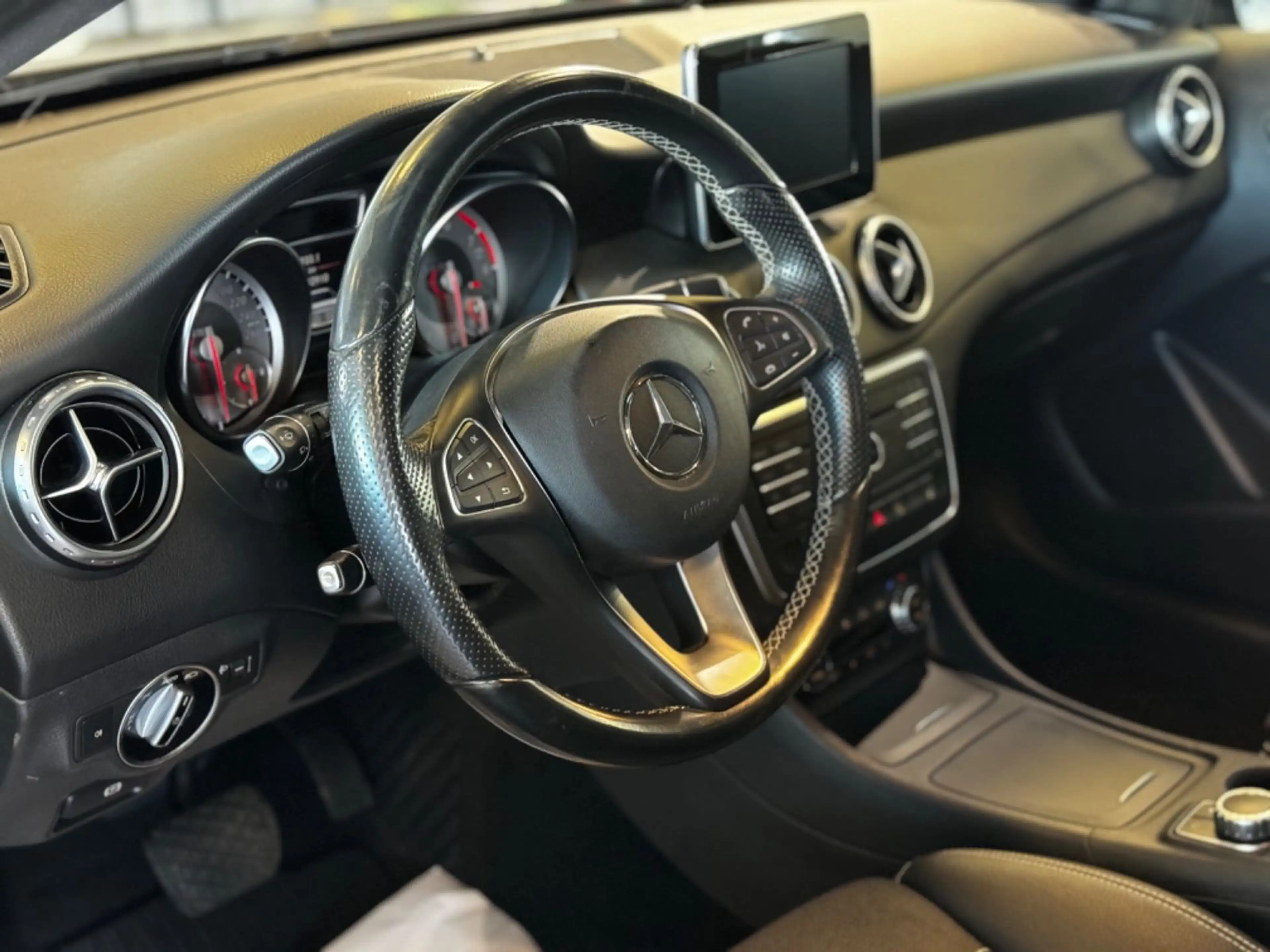 Mercedes-Benz GLA 200 |KAMERA|SHZ|AHK| — photo 9
