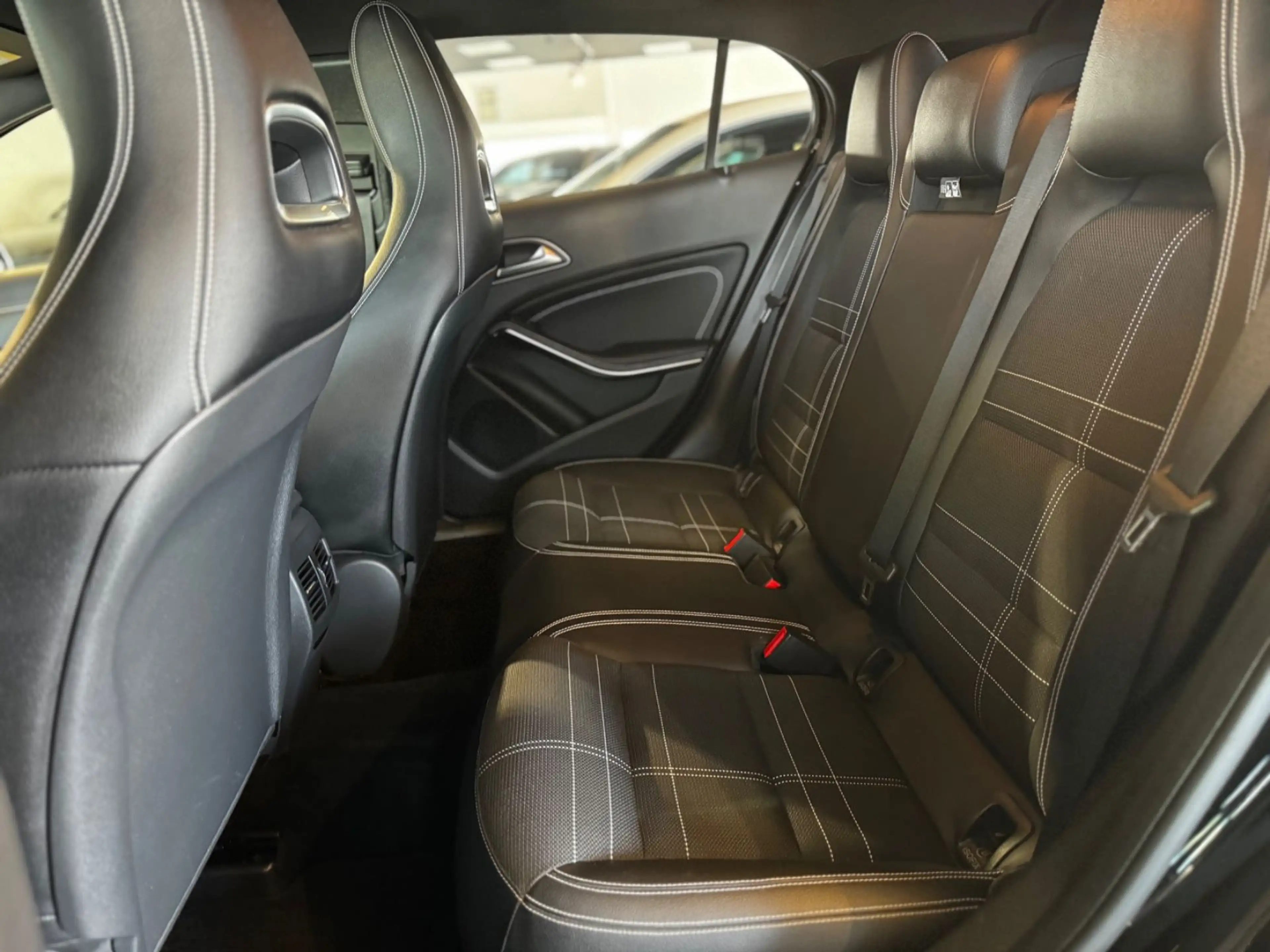 Mercedes-Benz GLA 200 |KAMERA|SHZ|AHK| — photo 13
