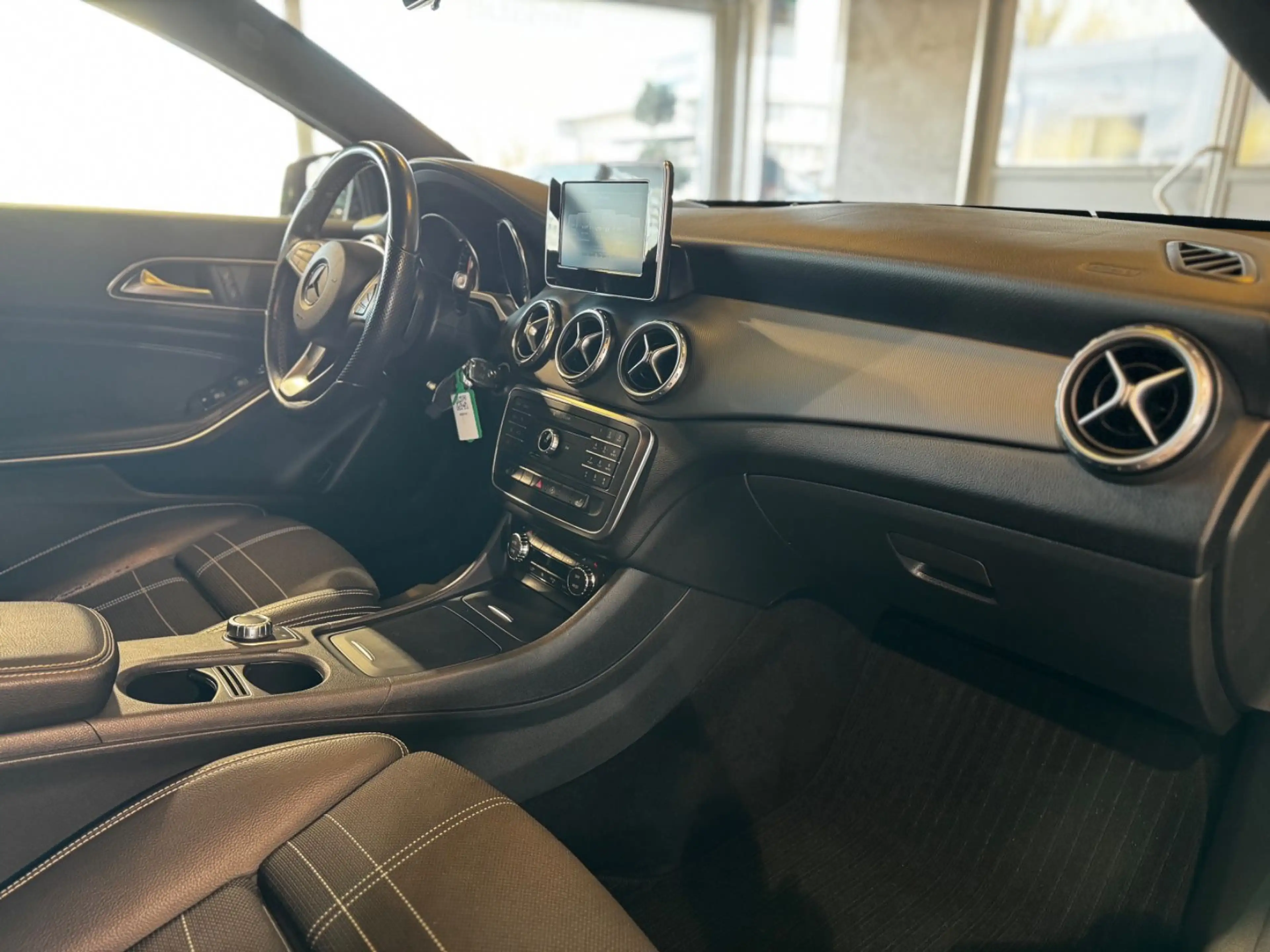 Mercedes-Benz GLA 200 |KAMERA|SHZ|AHK| — photo 12