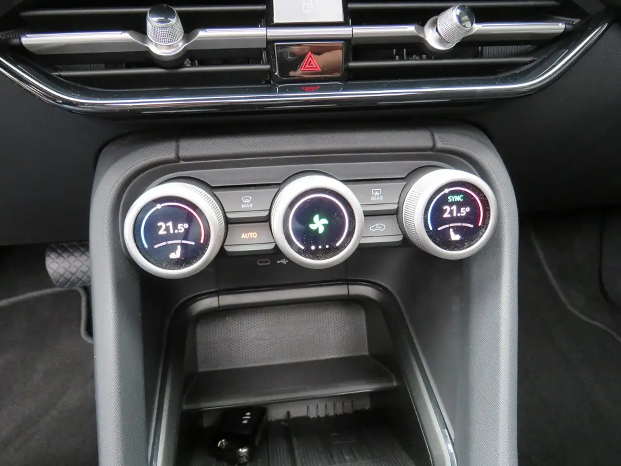 Skoda Kodiaq DSG mHEV NAVI PANORAMA MATRIX LED DYNAMIC LIGHT AS, миниатюра 13