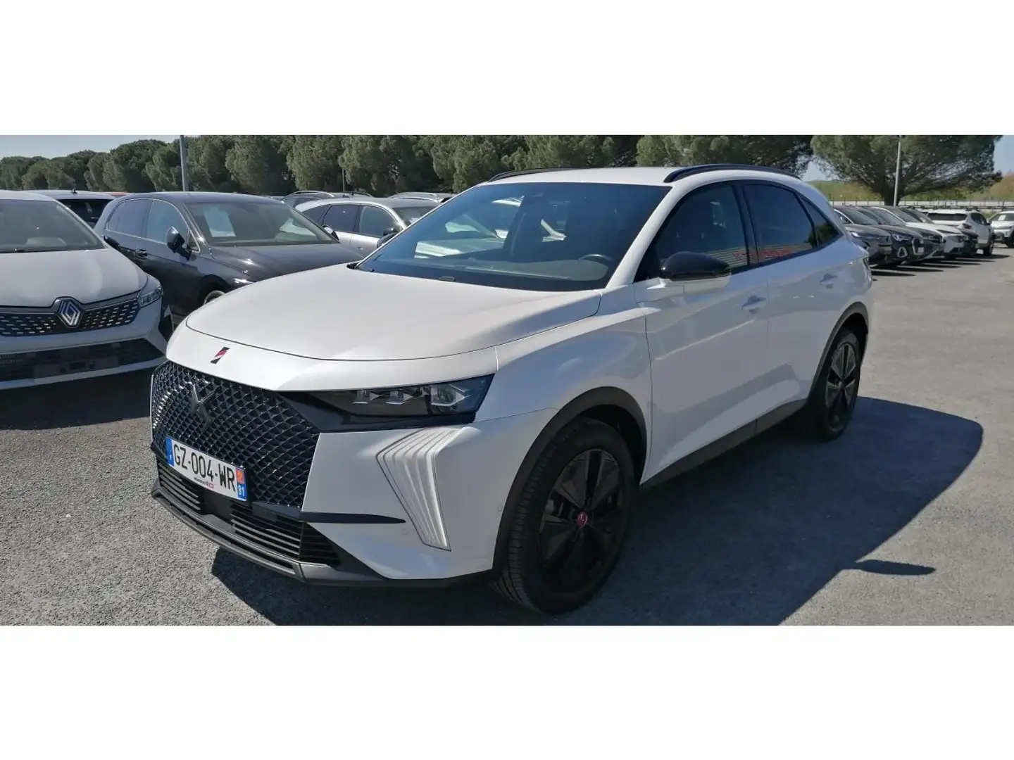 DS Automobiles DS 7 Crossback 1.5 BlueHDi 130 EAT8 Performance Line + PHASE 2 Bílá - 2
