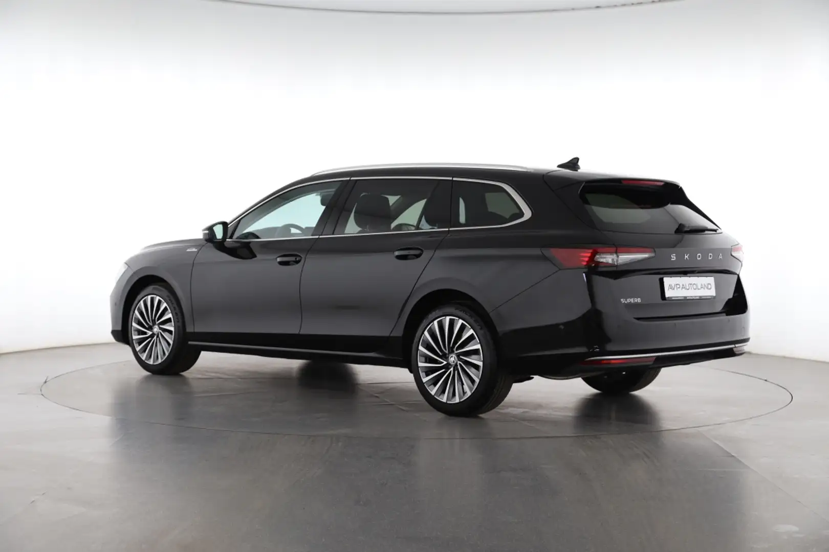Skoda Superb Combi 1.5 eTSI DSG #NURHIER Beige - 2