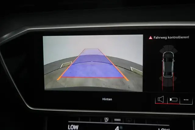 Audi A6 view 13