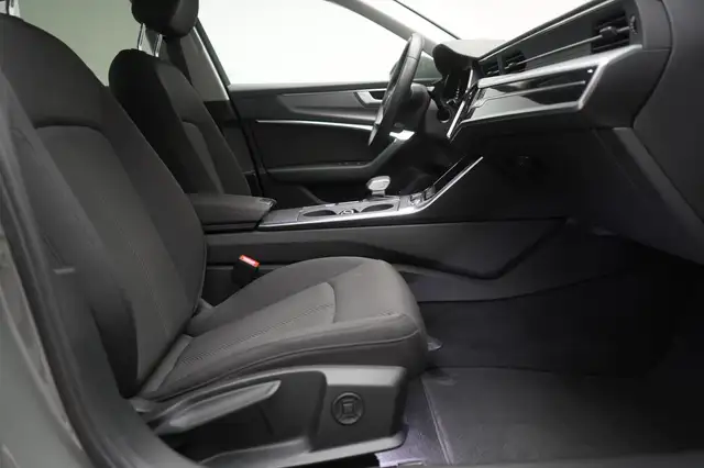 Audi A6 view 7