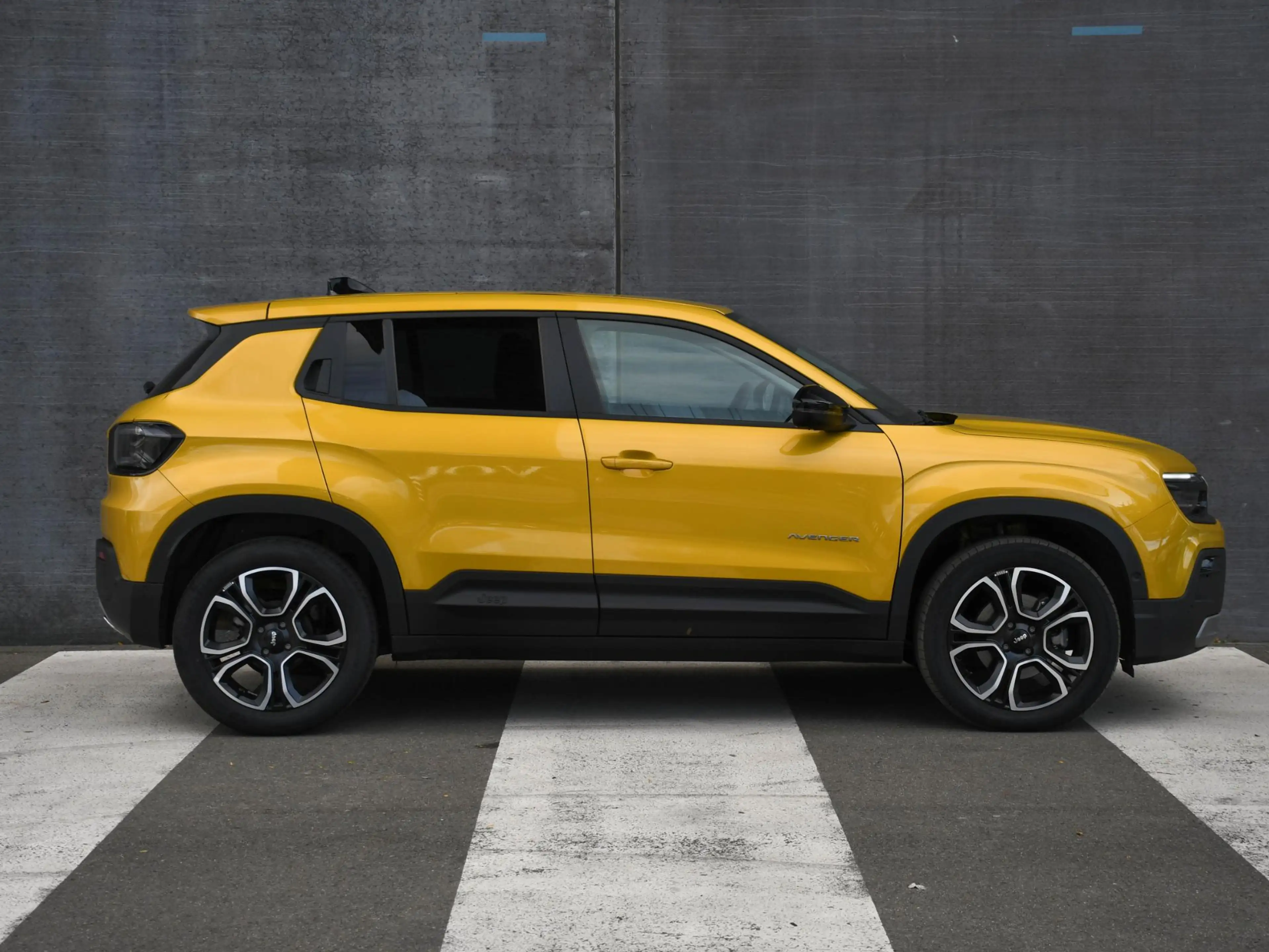 Jeep Avenger Summit 1.2 e-Hybrid 110pk Automaat JBL | ADAP. CRU — photo 4