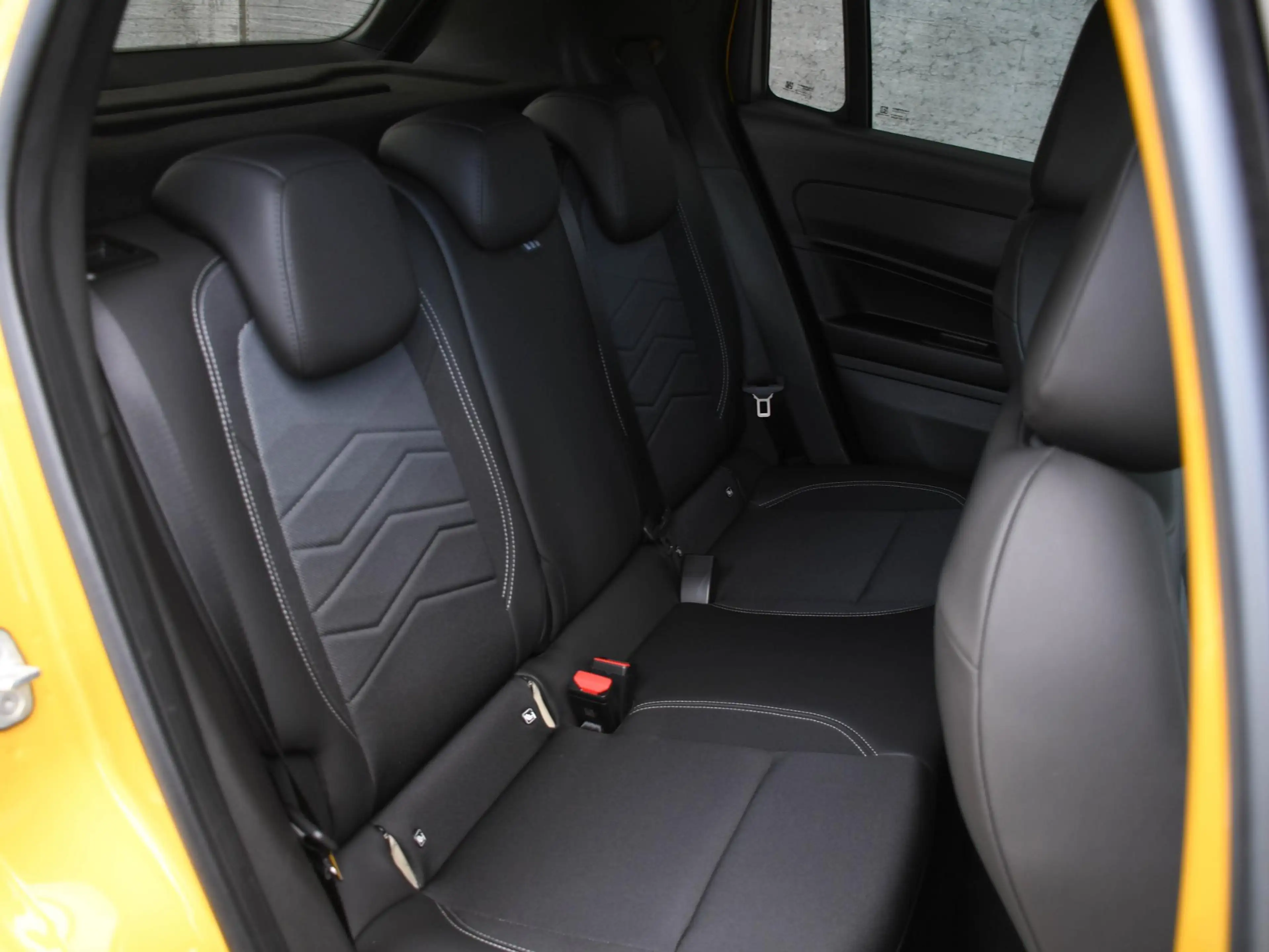 Jeep Avenger Summit 1.2 e-Hybrid 110pk Automaat JBL | ADAP. CRU — photo 11