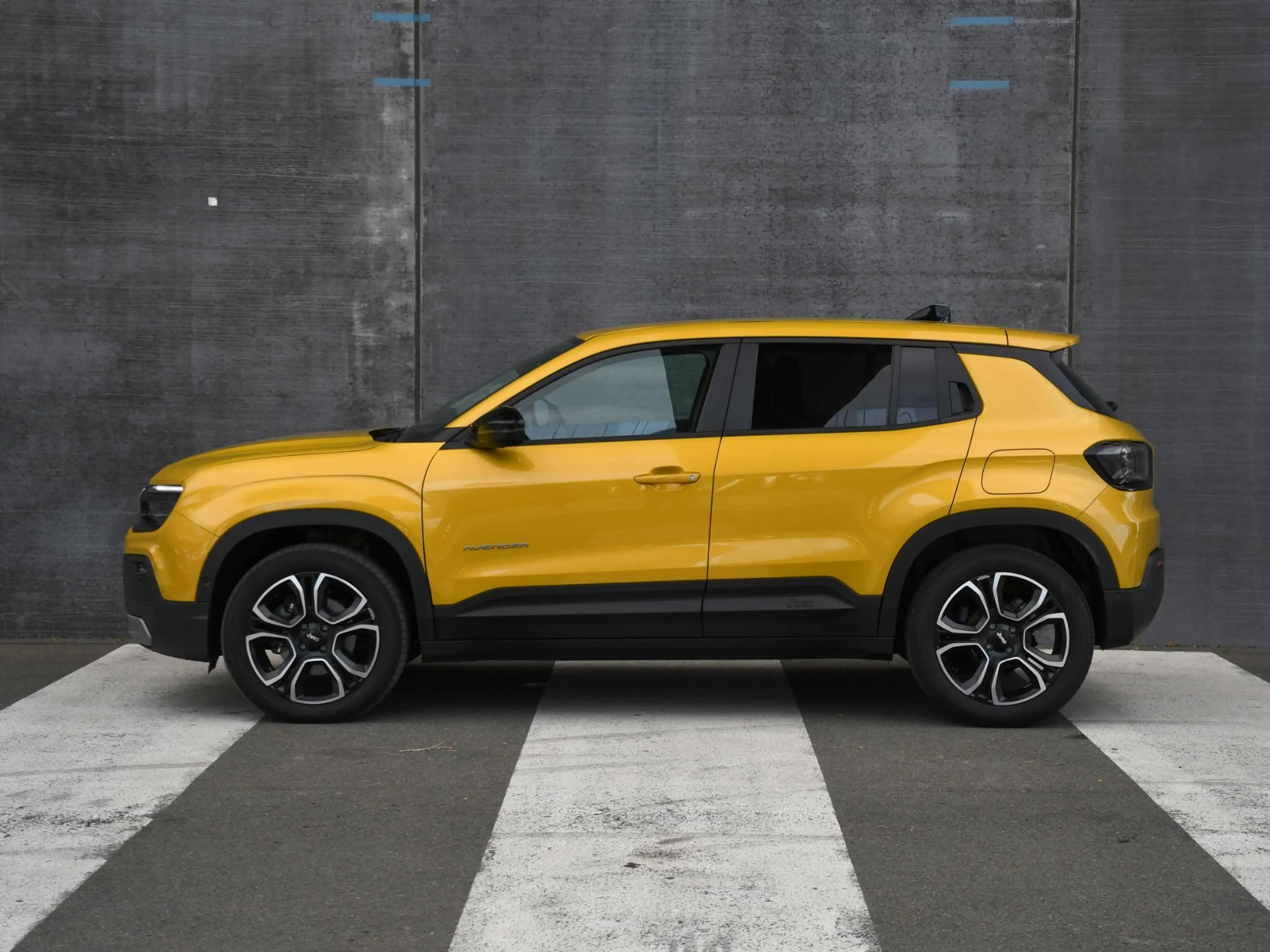 Jeep Avenger Summit 1.2 e-Hybrid 110pk Automaat JBL | ADAP. CRU — photo 3