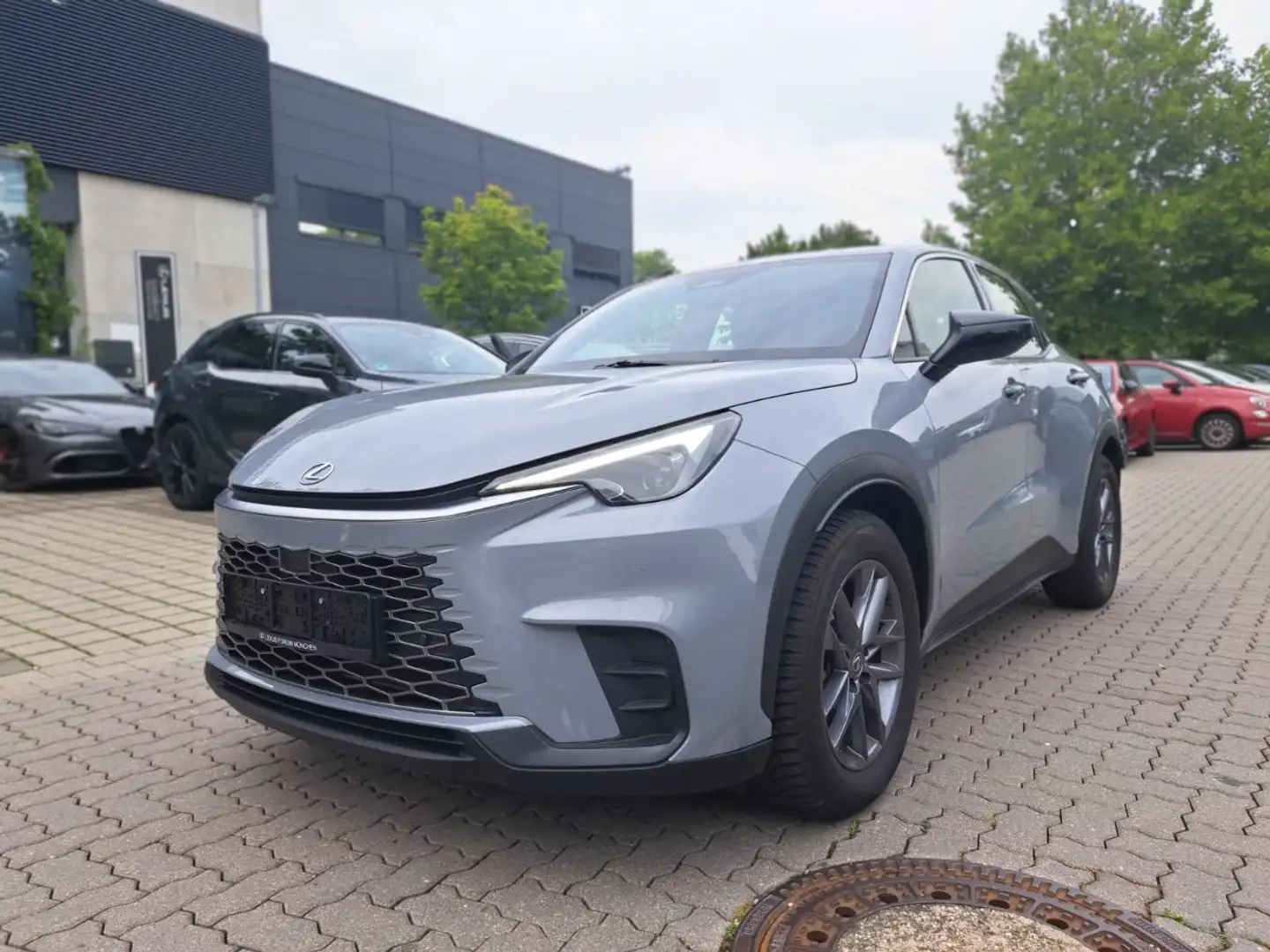 Lexus LBX 1.5 Komfort Paket *Klima, Navi, CarPlay, uvm* Grau - 1