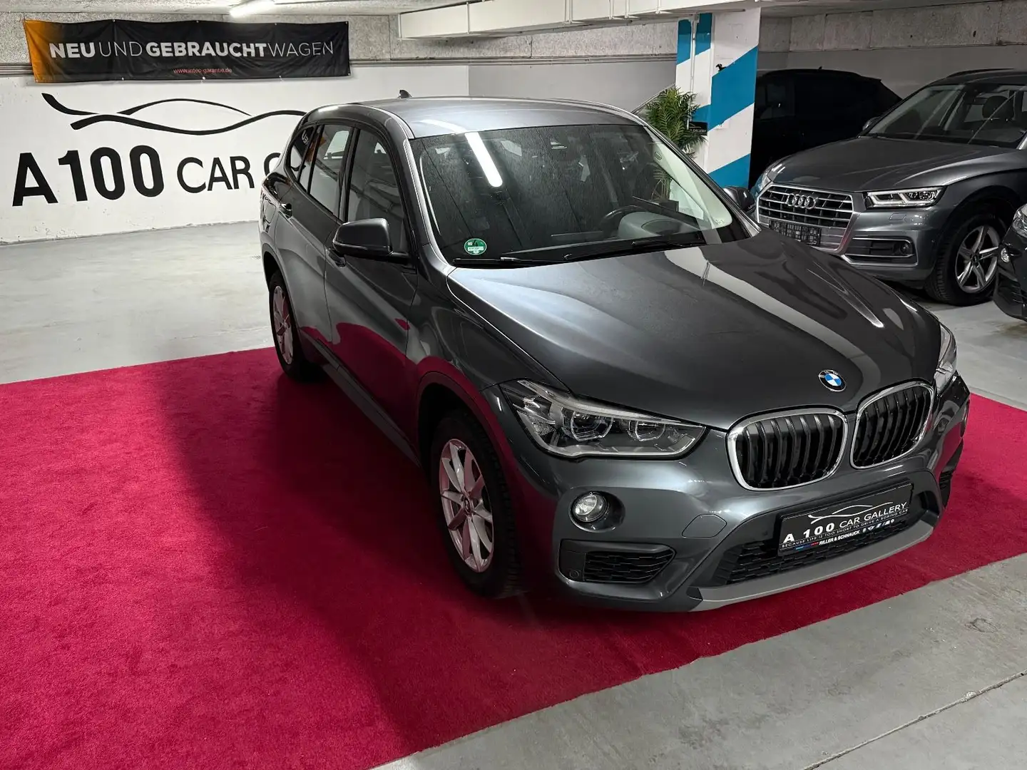 BMW X1 sDrive 18 i Advantage Ambiente AHK Gris - 1