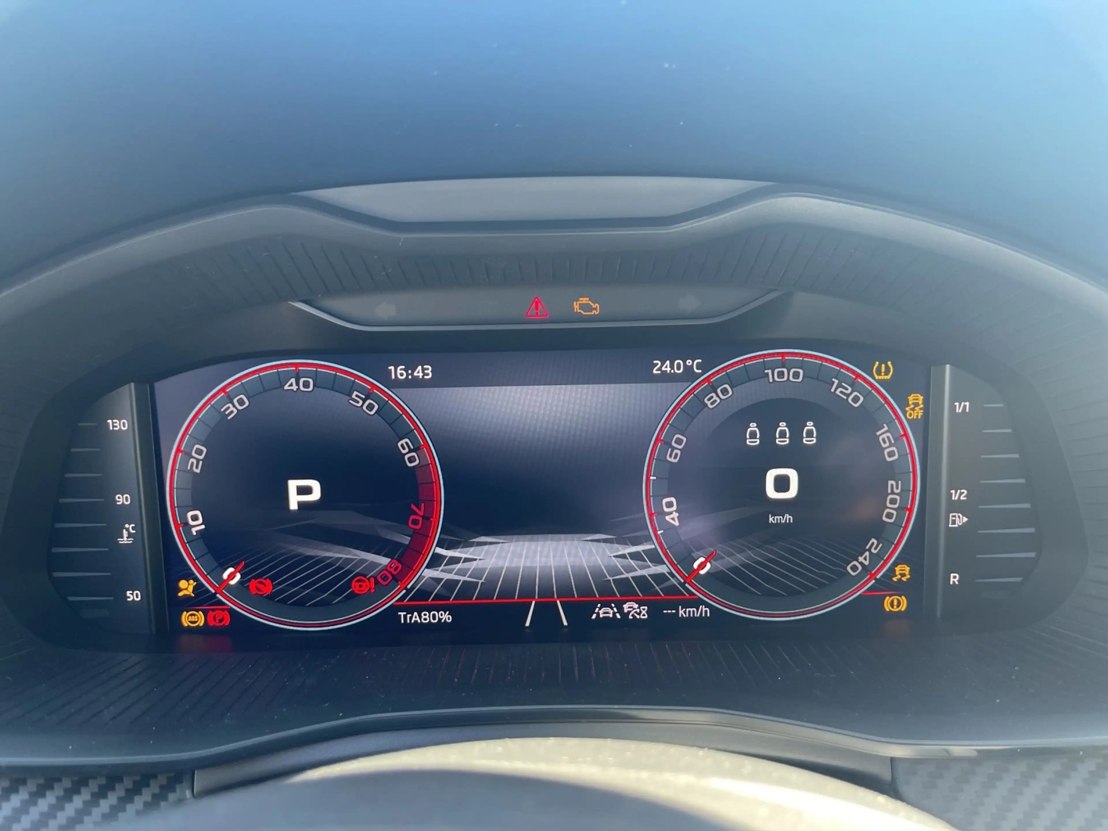 Skoda Kamiq 1.5 TSI DSG Automatik - Monte Carlo — photo 11