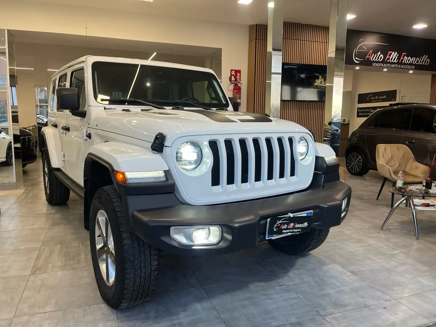 Jeep Wrangler Unlimited 2.2 mjt II Sahara auto Weiß - 1