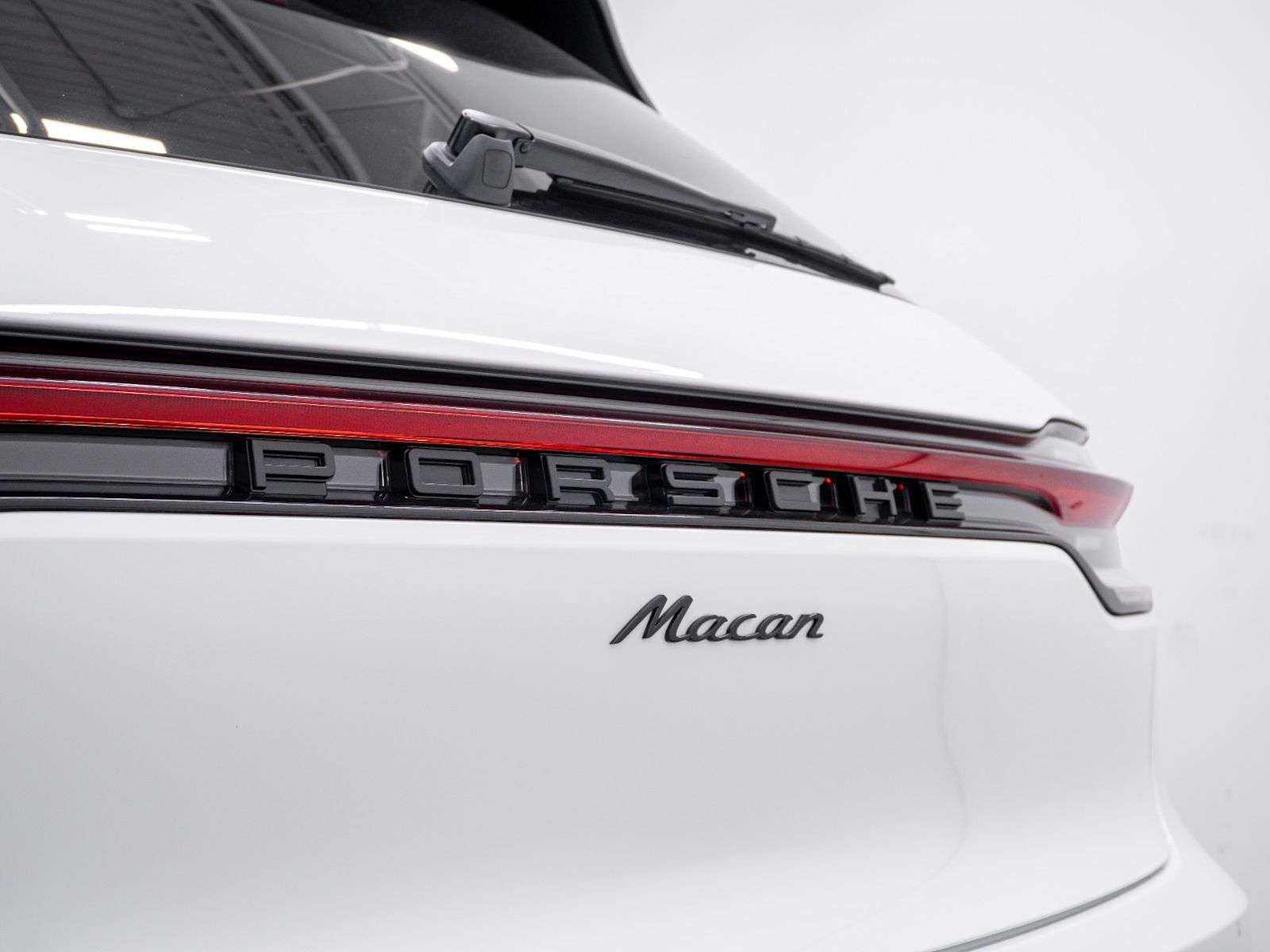 2025 Porsche Macan | Full Front PPF, Low Mileage, Premium Package Plu thumb 11