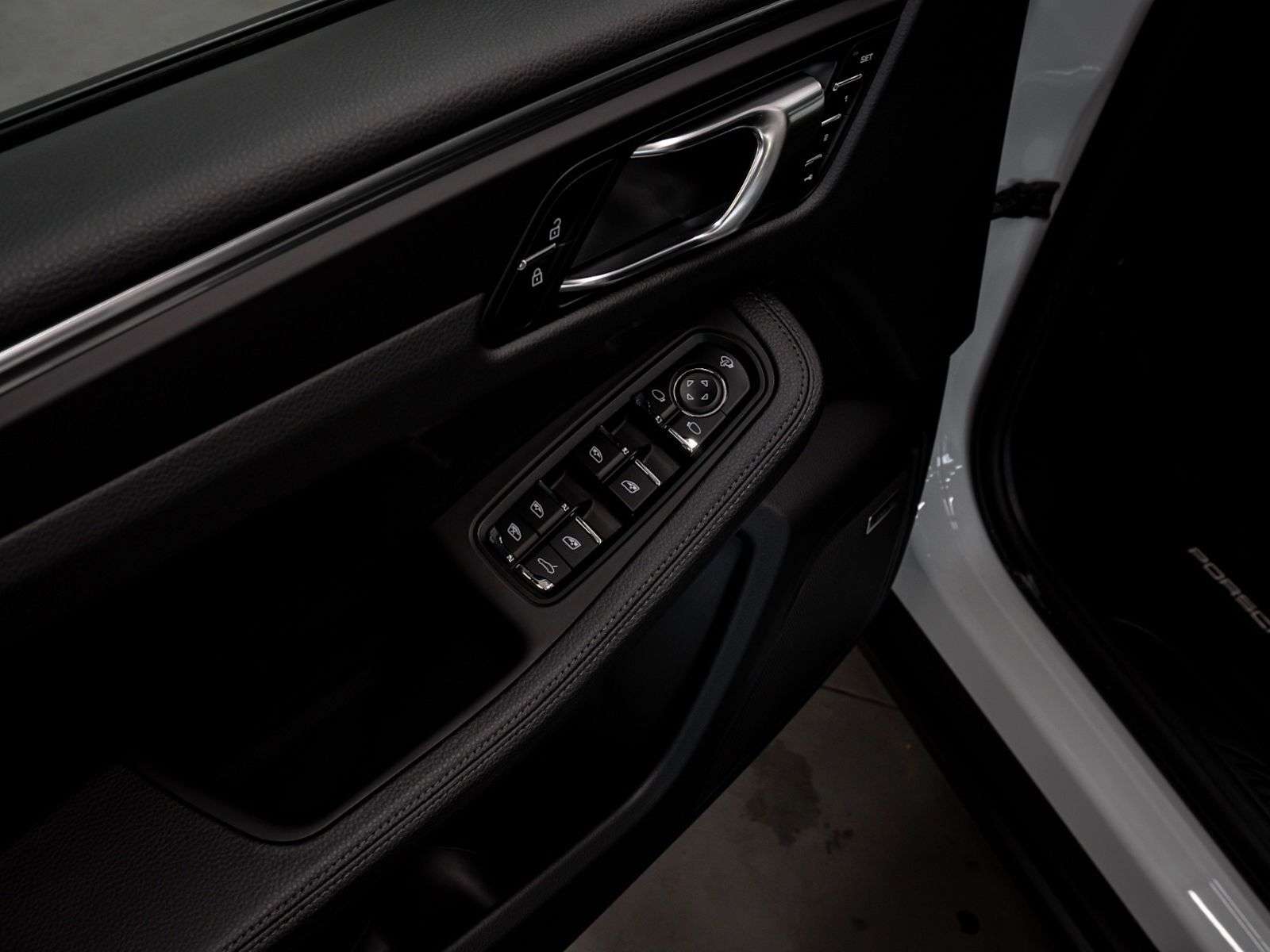 2025 Porsche Macan | Full Front PPF, Low Mileage, Premium Package Plu thumb 23
