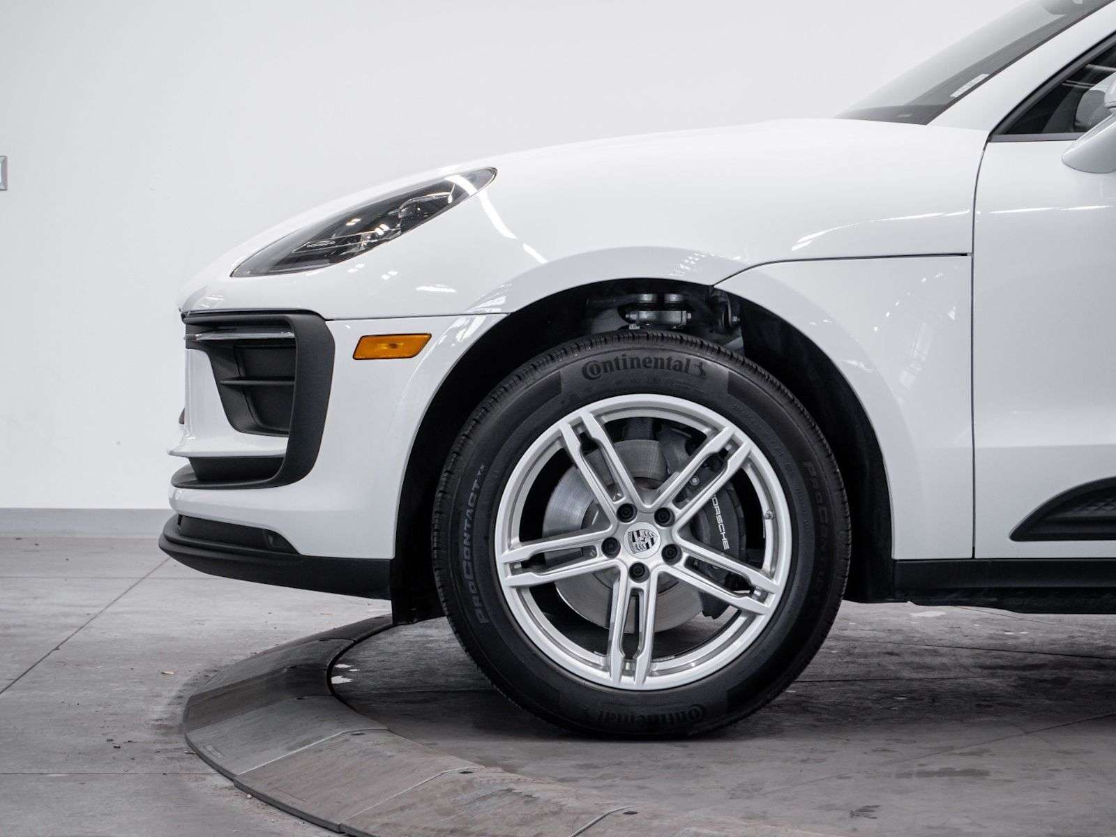 2025 Porsche Macan | Full Front PPF, Low Mileage, Premium Package Plu thumb 9