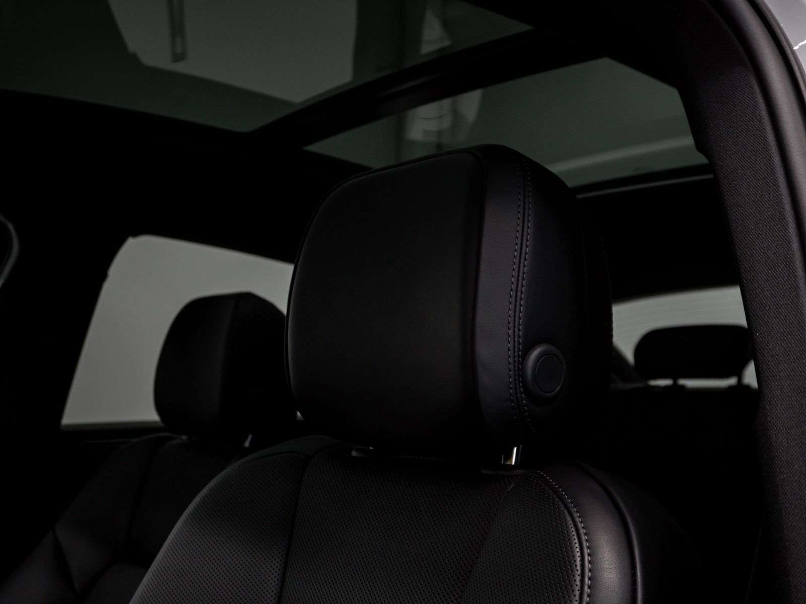 2025 Porsche Macan | Full Front PPF, Low Mileage, Premium Package Plu thumb 20