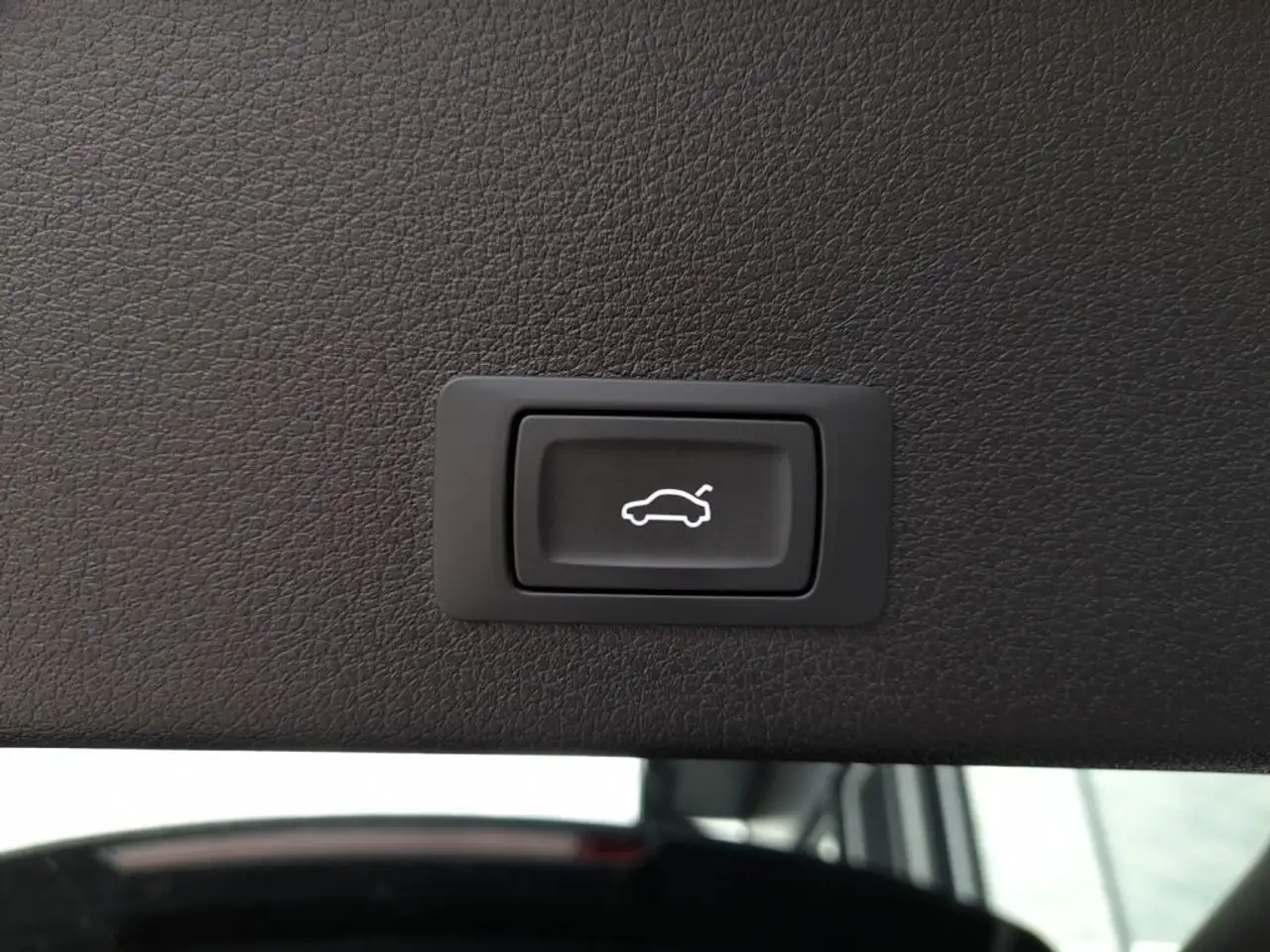 Audi e-tron 55 quattro S-LINE *NP: € 93.488,-- / 21 ZOLL AUDI SPORT / AHV & KAMERA / TEILLEDER / SPORTLENKRAD* 13