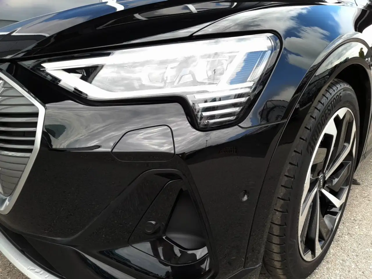 Audi e-tron 55 quattro S-LINE *NP: € 93.488,-- / 21 ZOLL AUDI SPORT / AHV & KAMERA / TEILLEDER / SPORTLENKRAD* 15