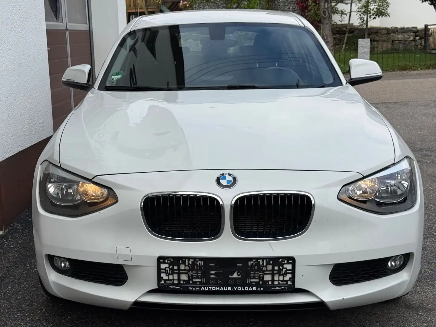 BMW 116 d Lim. 5-trg*PDC*Klima* Weiß - 2