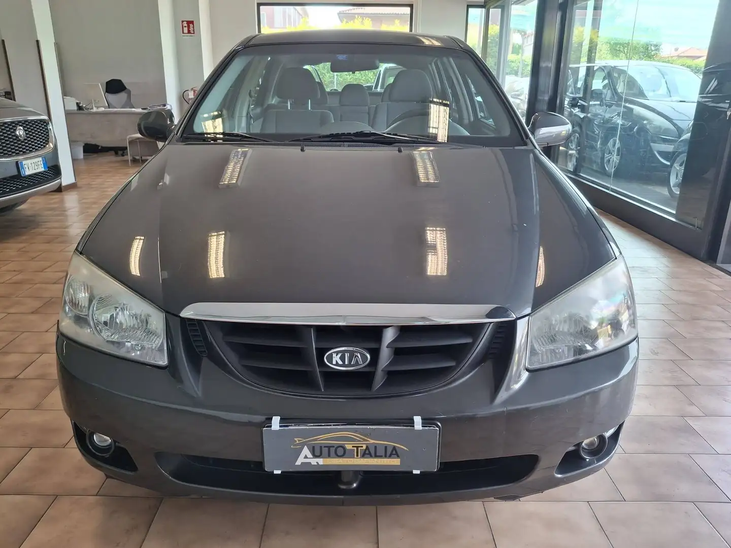 Kia Cerato 1.5 crdi 16v*NEOPATENTATI Grau - 2